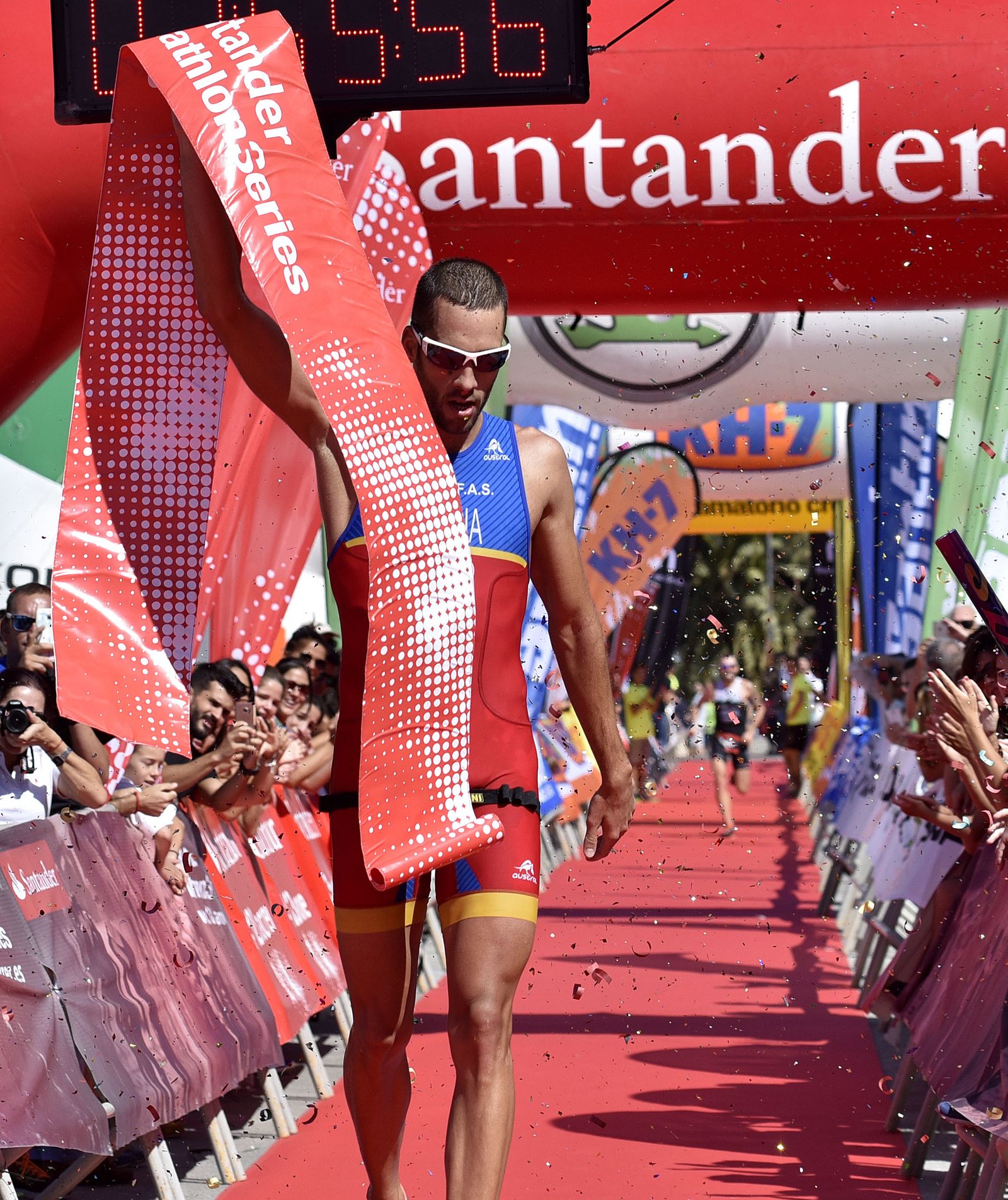 Las imágenes del V Triatlón Puerto de Sevilla