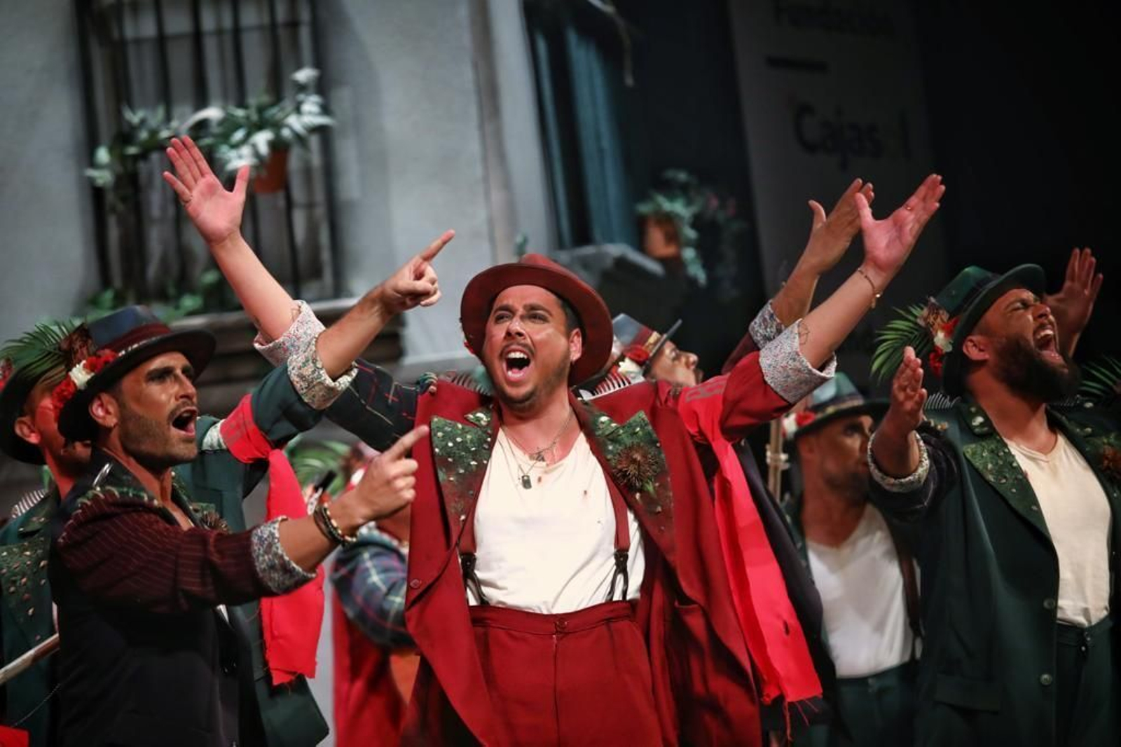 Actuación de la comparsa 'La mafia de La Viña'