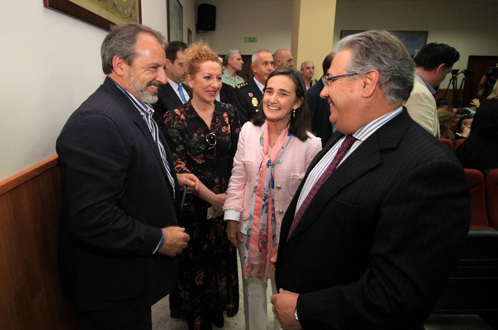 Juan Ignacio Zoido, ministro del Interior, presenta en la Comandancia de la Guardia Civil la nueva versión de AleryCops y el dispositivo del Rocío y posteriormente acude a la Diputación de Huelva para visitar la exposición sobre el terrorismo, en imágenes