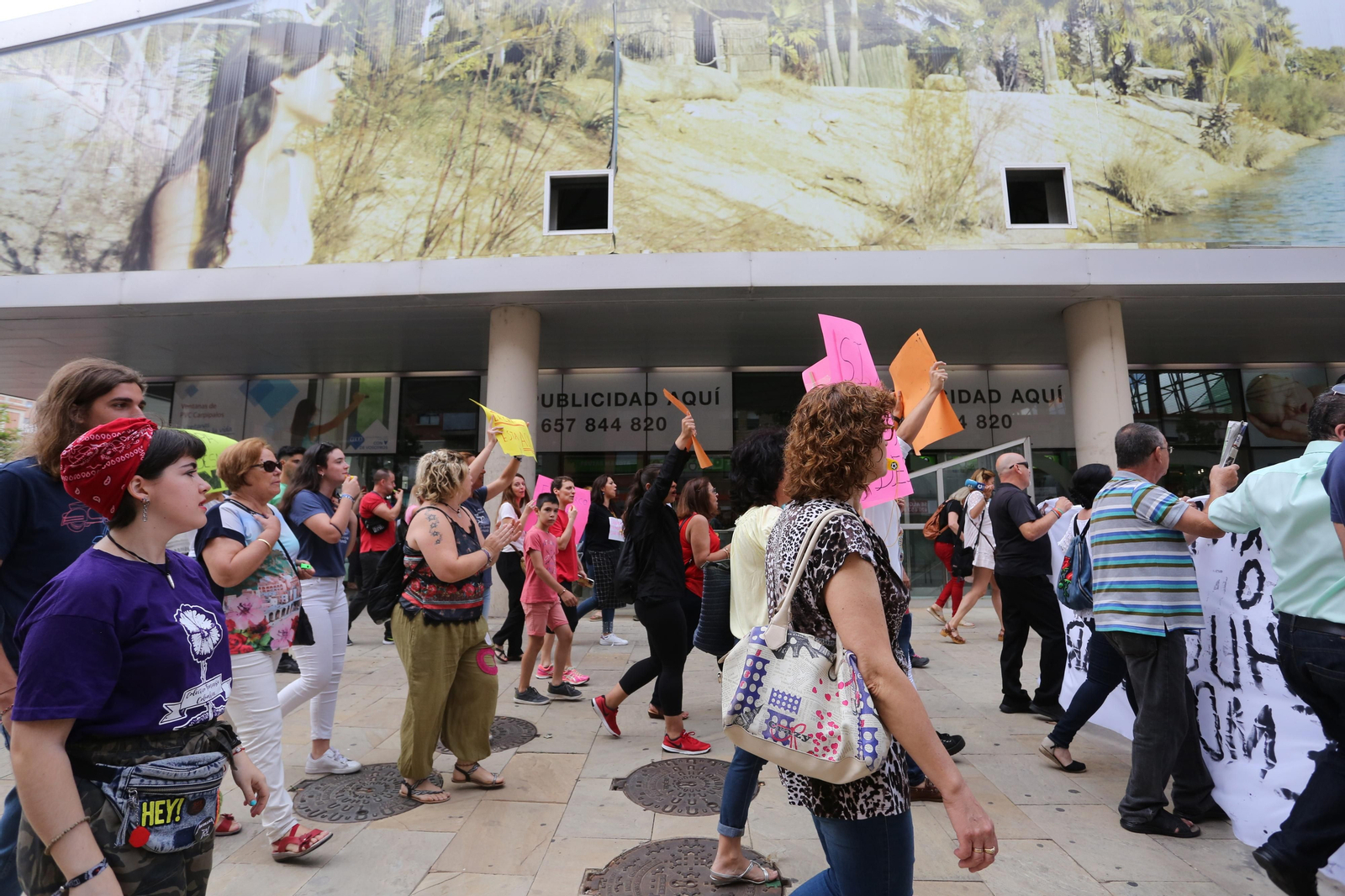 Más imágenes de la protesta de los minoristas del mercado de San Sebastián