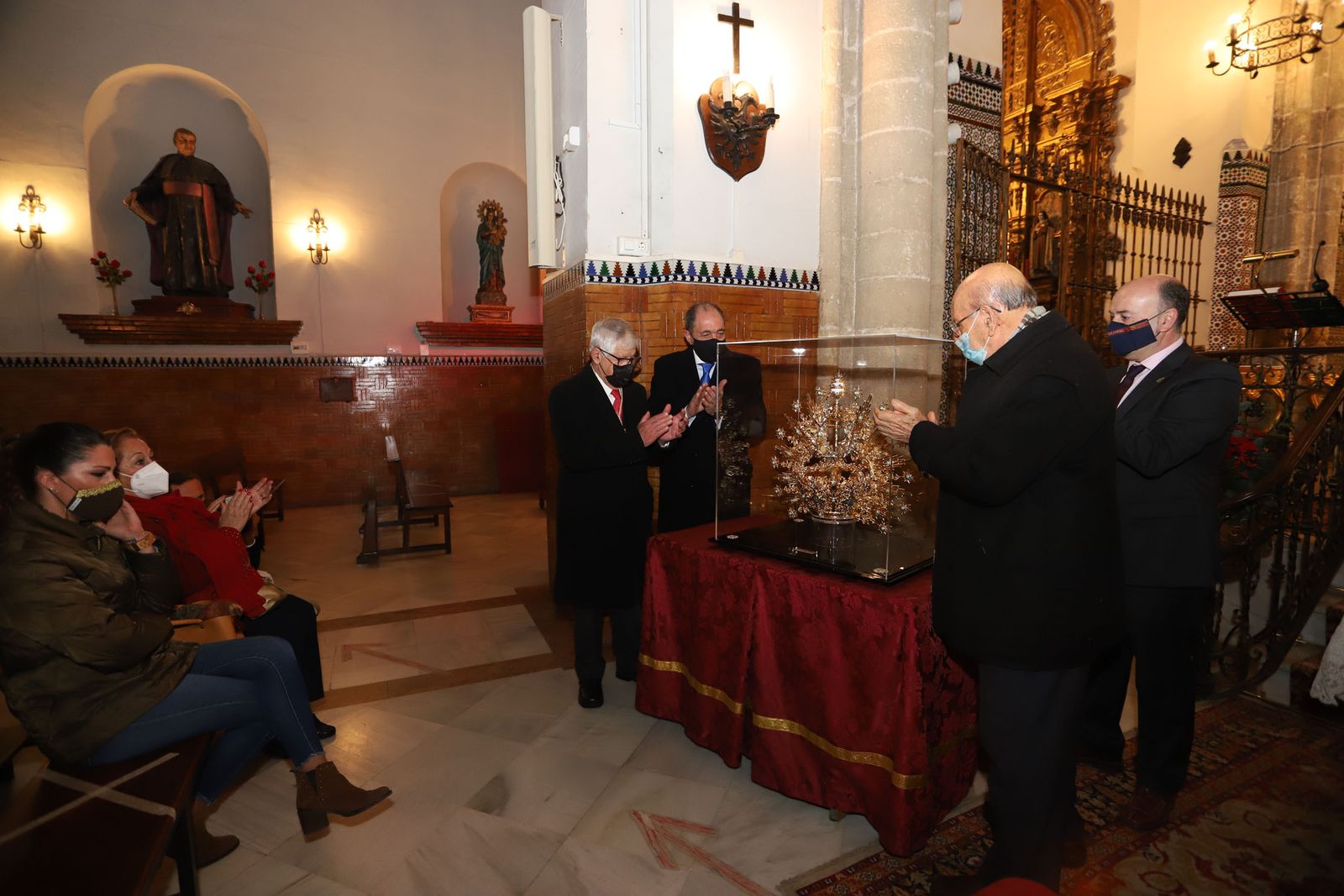 Bendecida la nueva corona de Nuestra Señora de los Ángeles