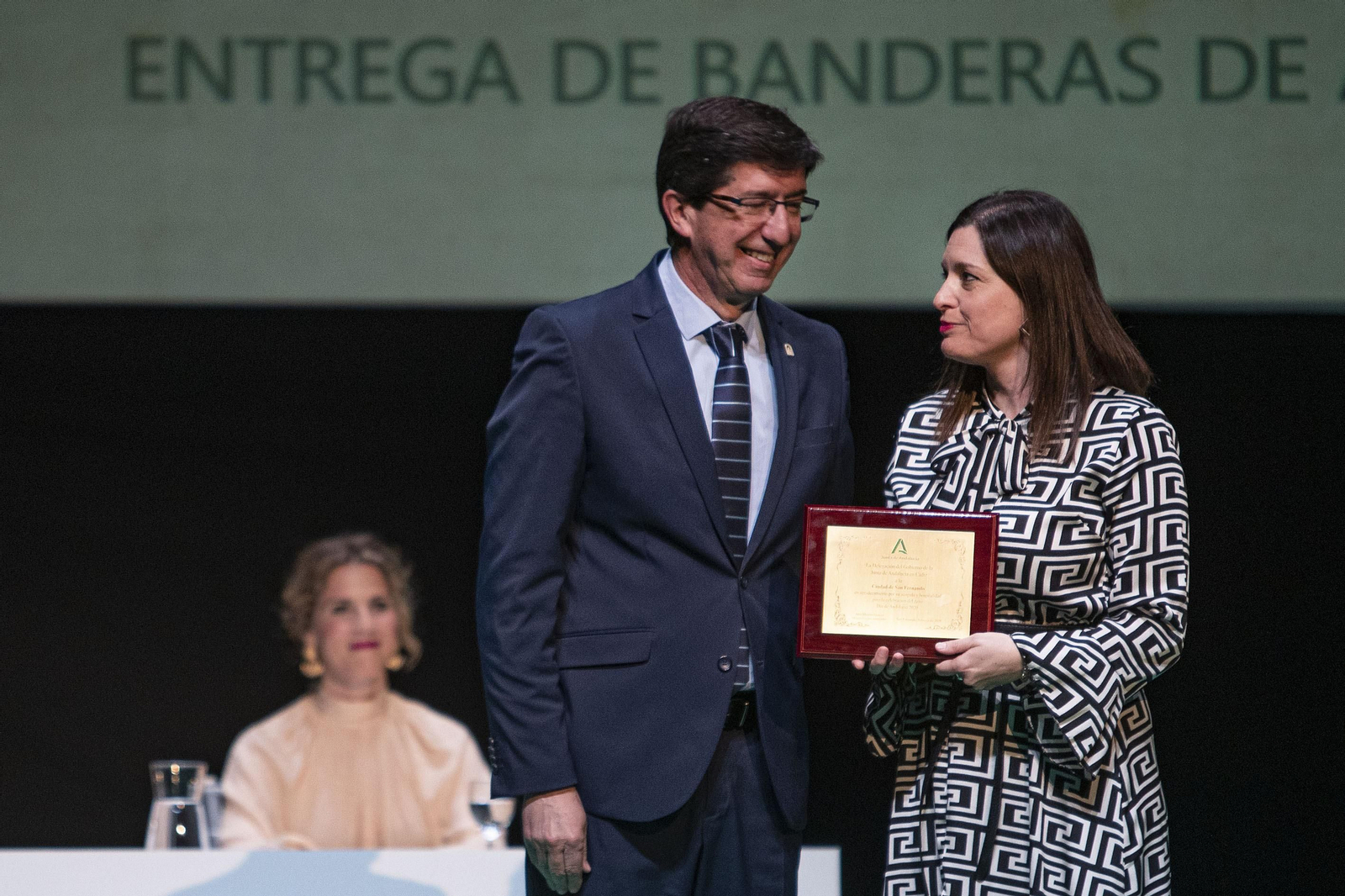 Imágenes de la entrega de las Banderas de Andalucía en la provincia