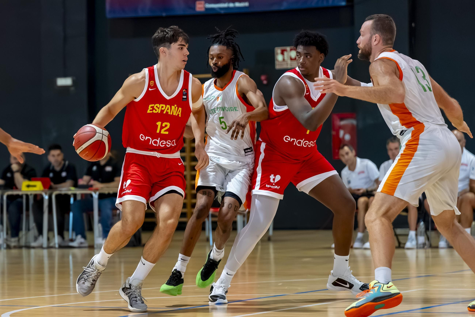 España B, con Álvaro Folgueiras, derrota a Costa de Marfil antes de venir a Málaga
