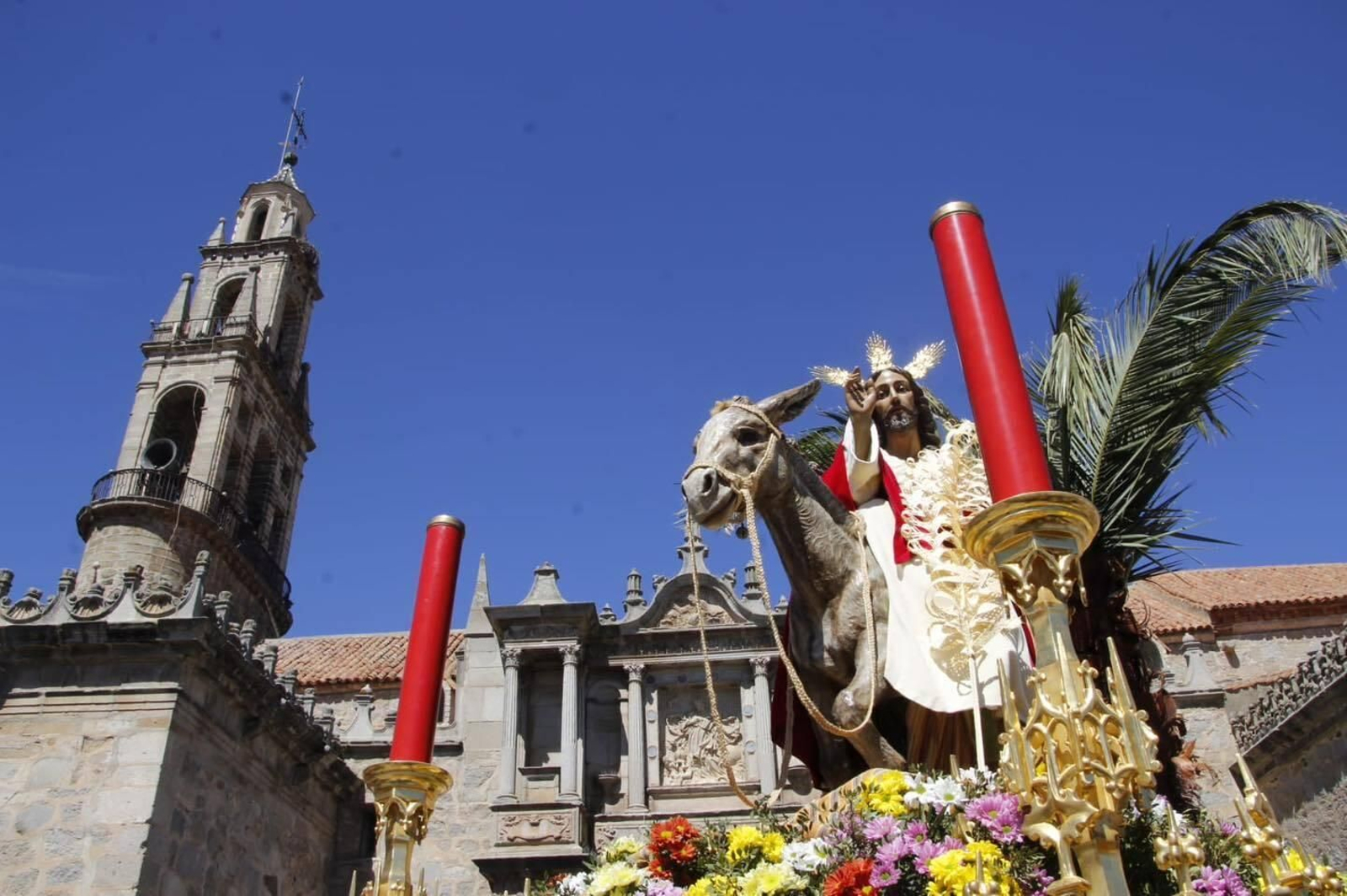 La procesión de la Borriquita en Hinojosa del Duque, en imágenes