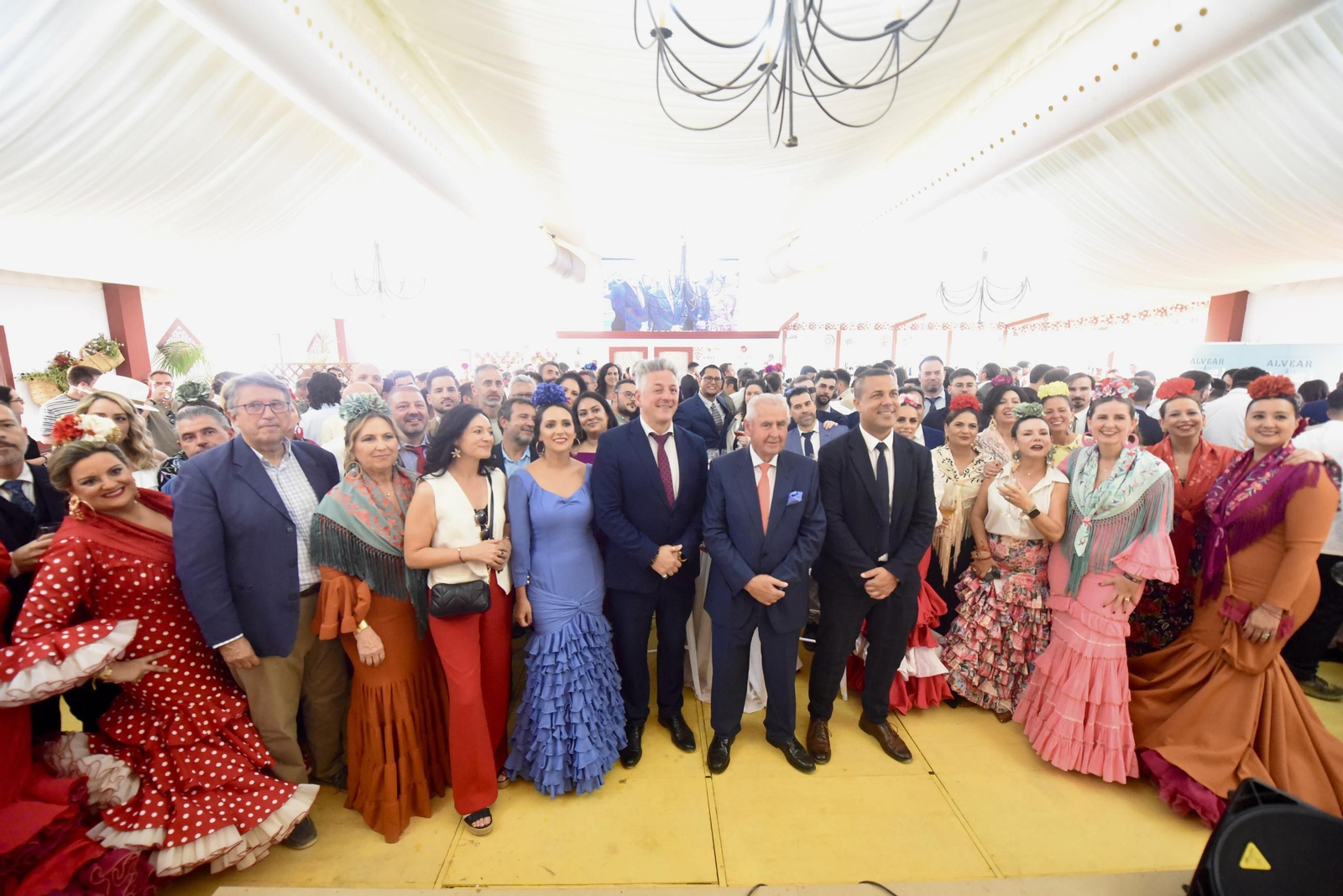 Las mejores imágenes de un lunes de Feria en Córdoba cargado de comidas de empresa y recepciones