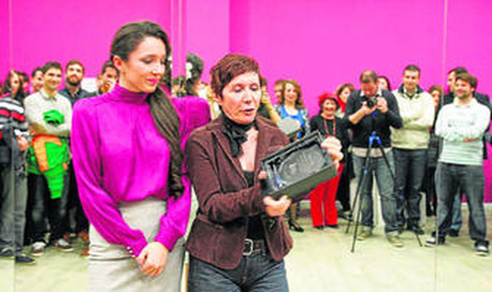 Cristina Samaniego junto a la madrina de la nueva Escuela, la excepcional Gloria Alba.