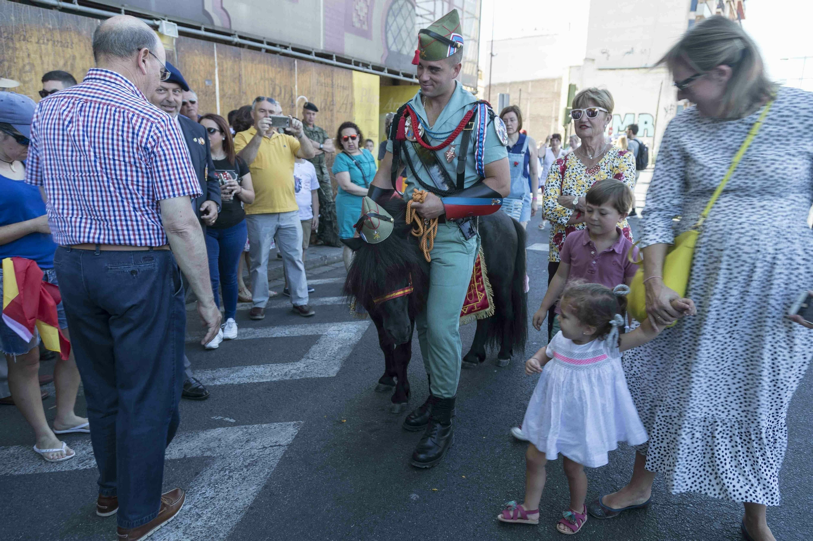 Las imágenes del desfile del Día de las Fuerzas Armadas en Sevilla