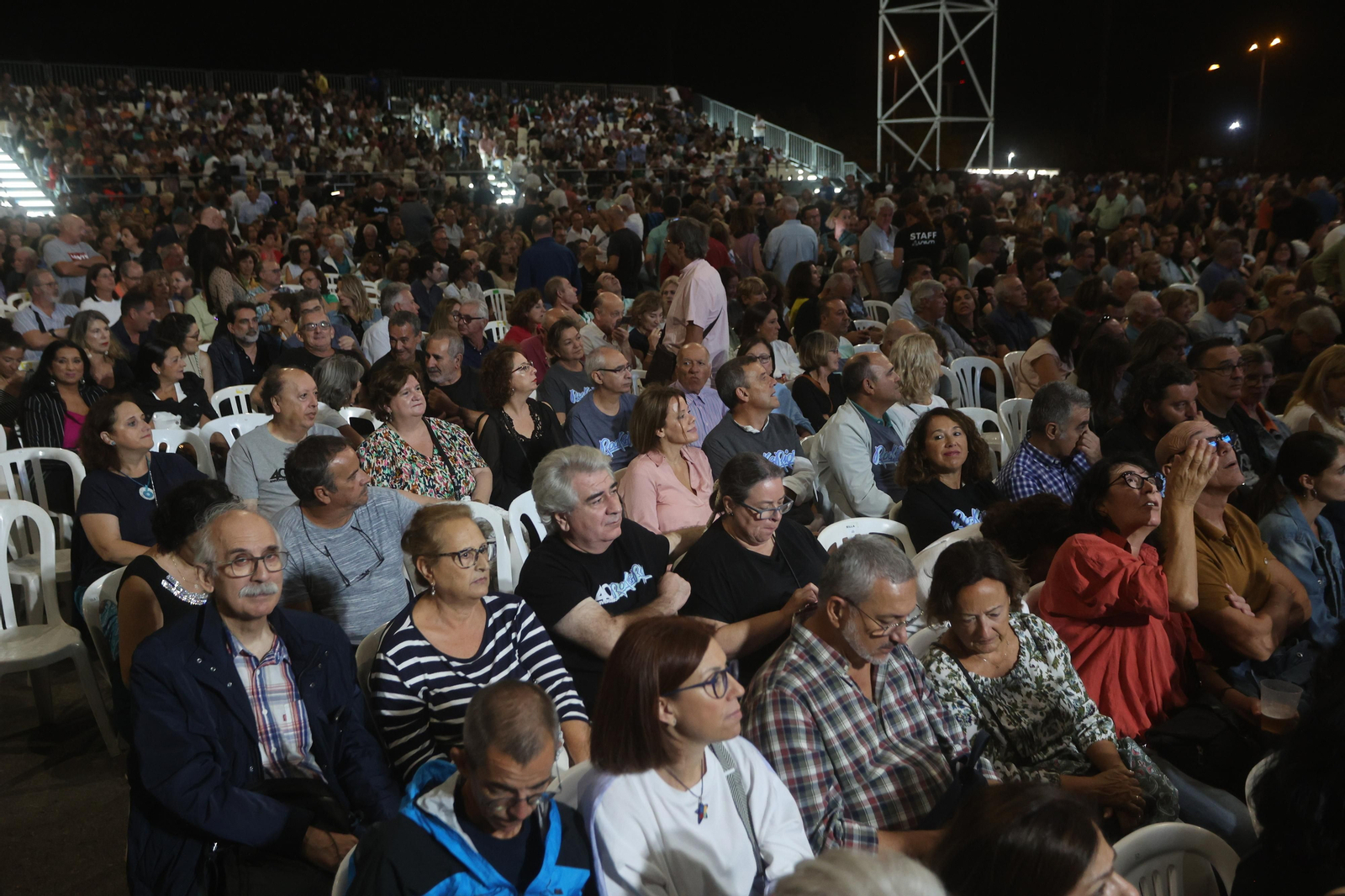 Búscate en el concierto de Miguel Ríos