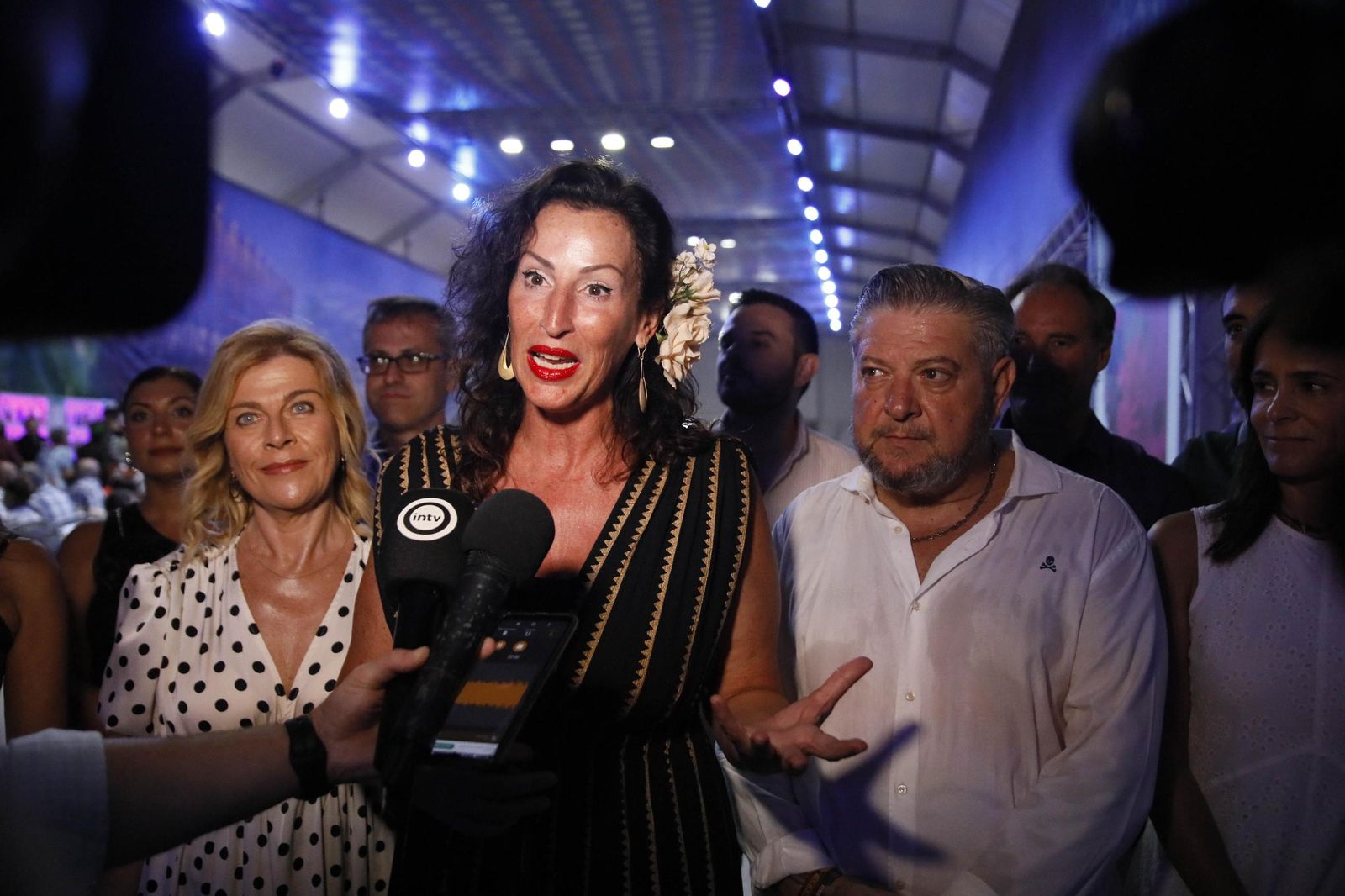 Las mejores imágenes del homenaje a los mayores en la caseta municipal de Almería