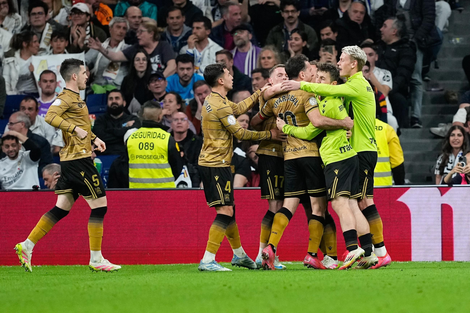 Las fotos del Real Madrid - Real Sociedad camino del Estadio de la Cartuja