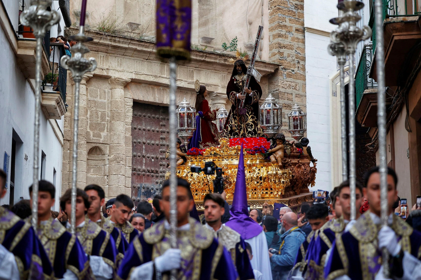 Imágenes de la cofradía del Nazareno de Santa María en la Semana Santa de Cádiz 2023