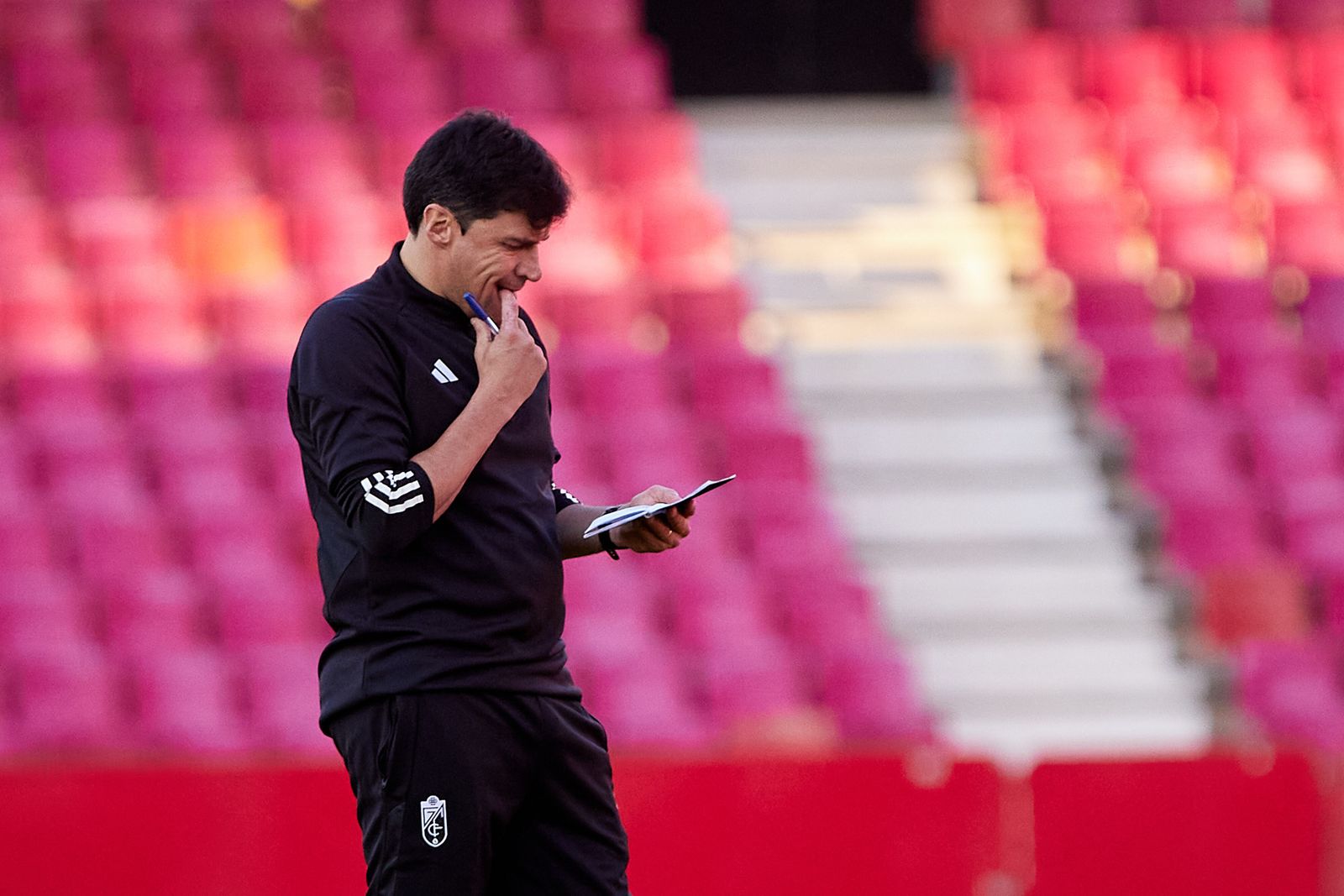 Alexander Medina, en un entrenamiento con el Granada