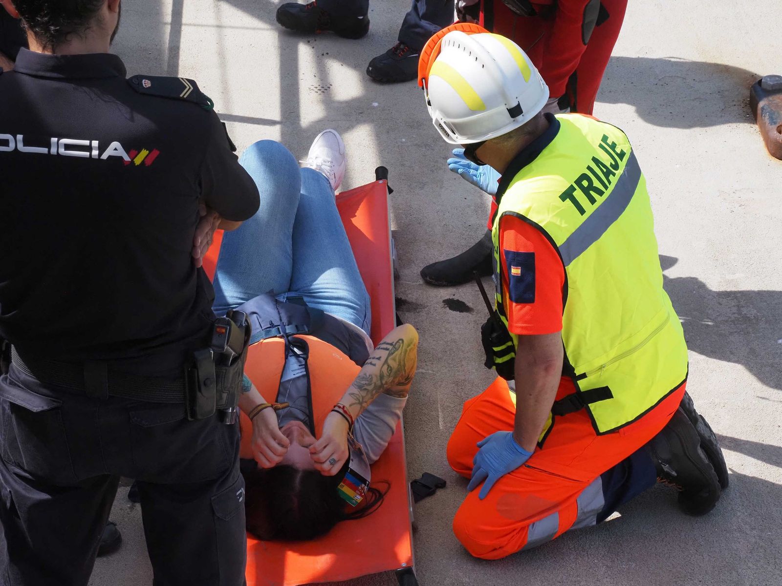 Las mejores imágenes del choque entre un ferry y un pesquero en medio del Guadiana