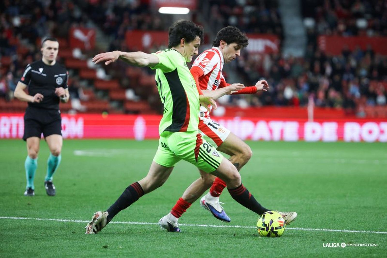 El Sporting golea al colista Mirandés, próximo rival del Málaga CF