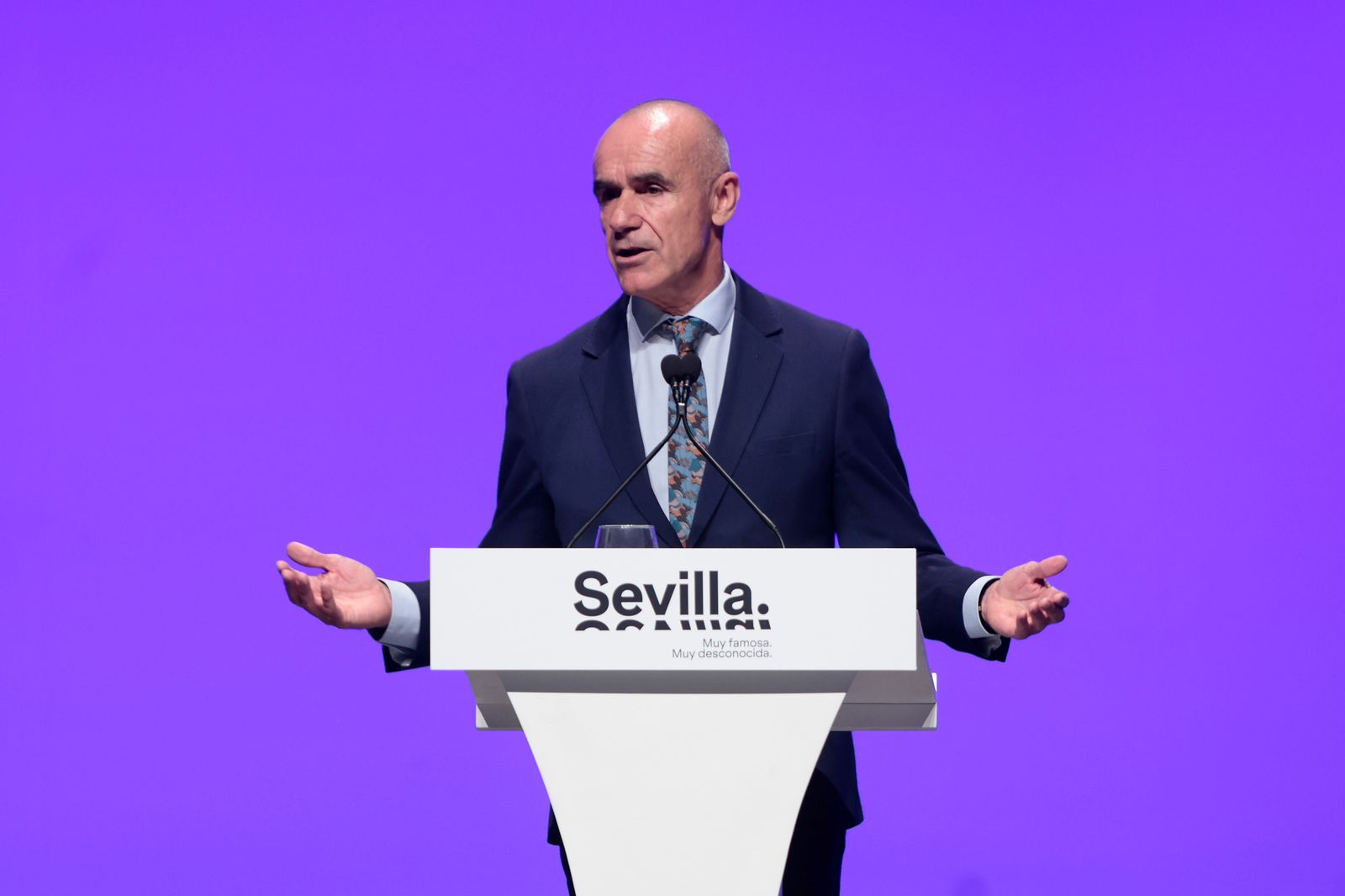 El alcalde de Sevilla, en funciones, Antonio Muñoz, en el acto de entrega de las medallas.