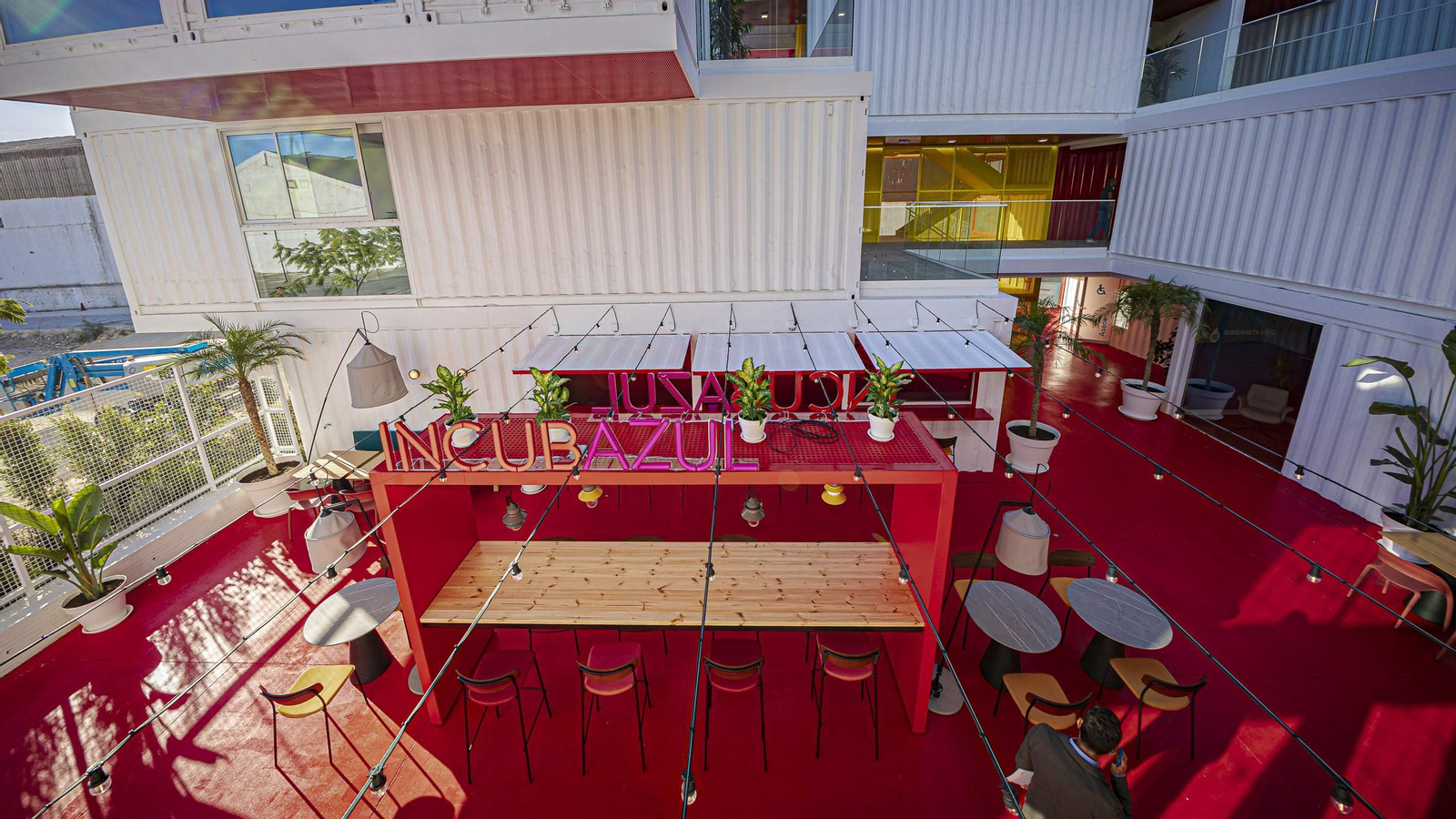 Las imágenes del interior de la Zona Base de Incubazul en Cádiz