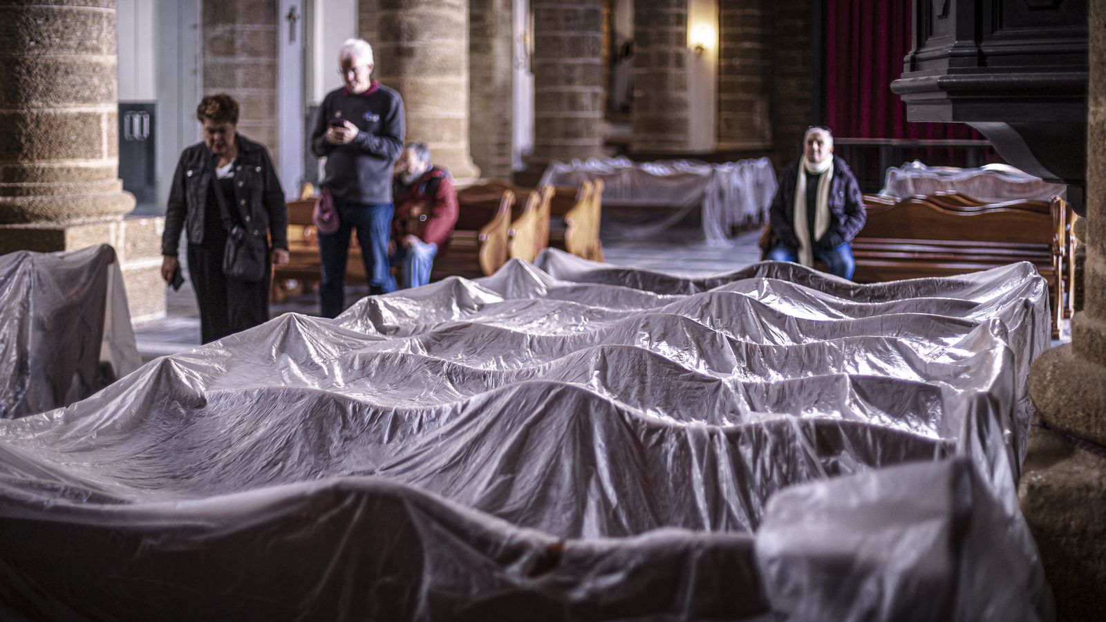 Las imágenes de los efectos de la lluvia en la Parroquia de Santa Cruz (Catedral Vieja) de Cádiz