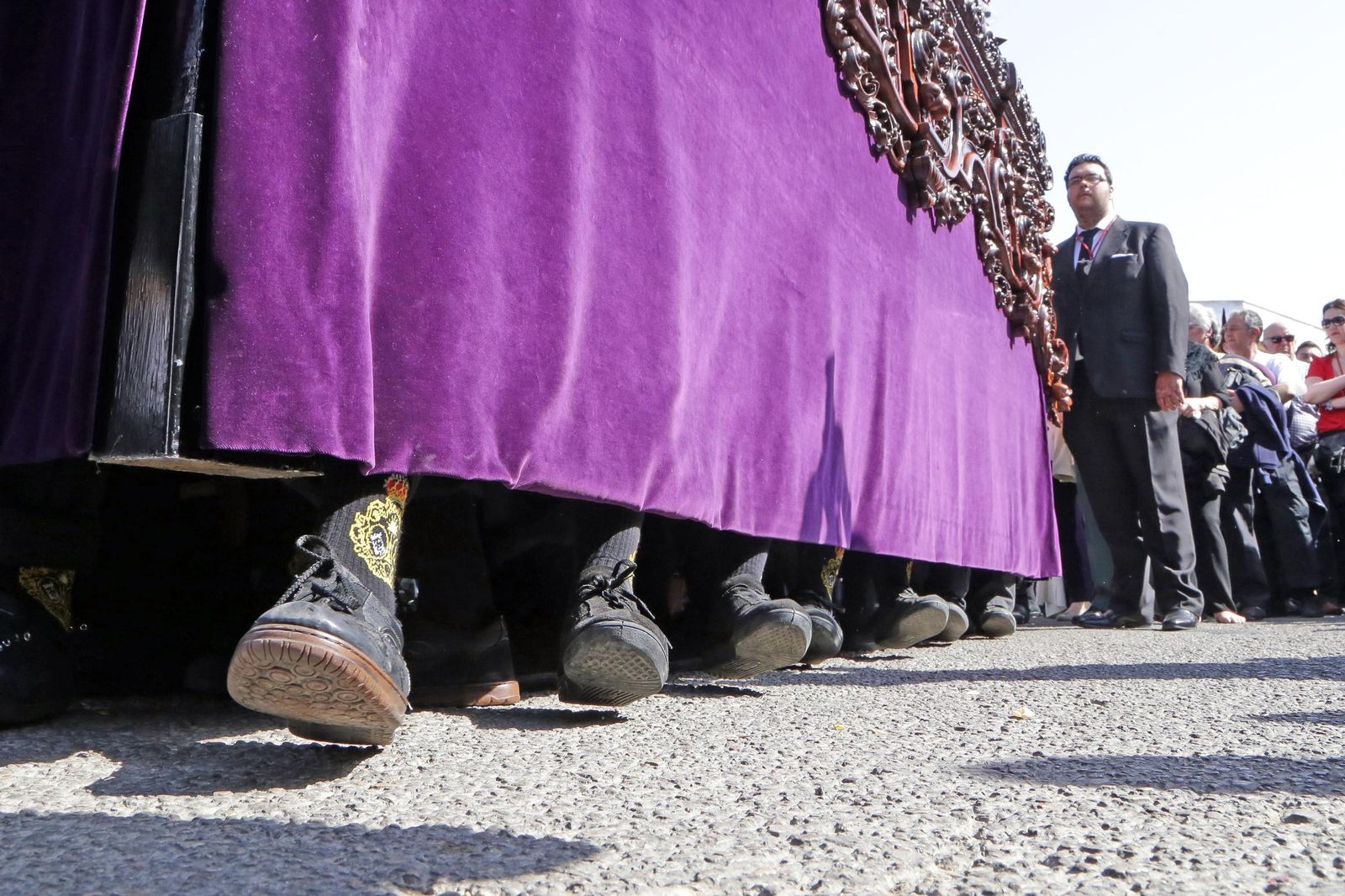 Una imagen de un paso de misterio.