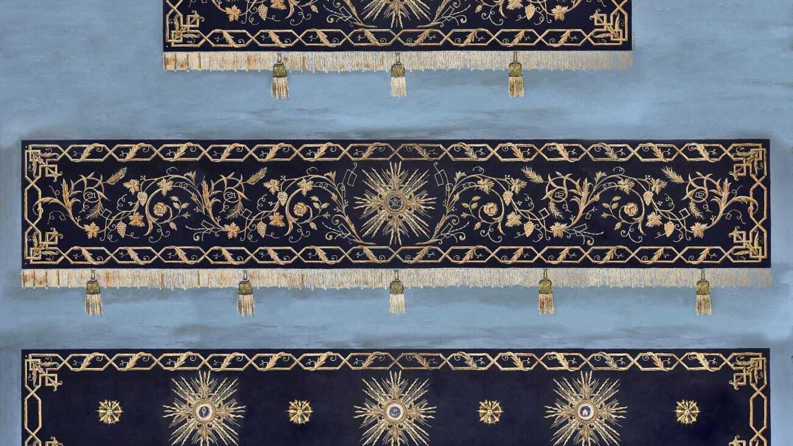 Boceto de las caídas del palio.