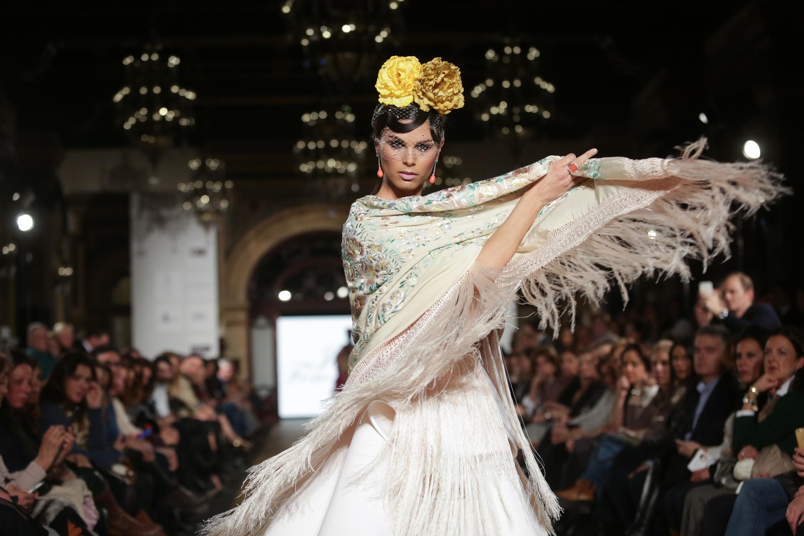 Las imágenes del 'backstage' y el desfile de Foronda y Roberto Diz