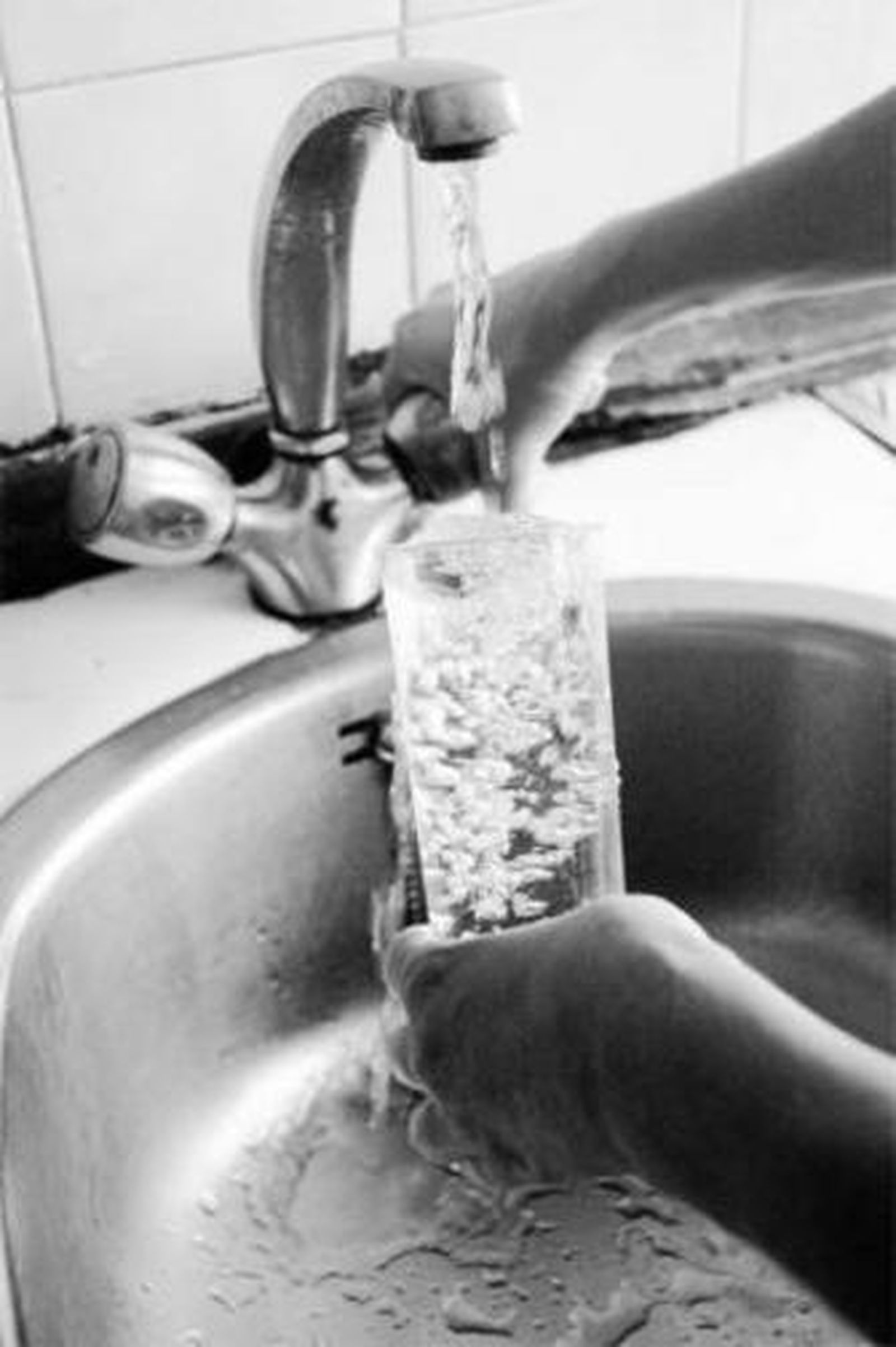 La crisis y la situación de los pantanos han contribuido a la decisión de eliminar el canon.