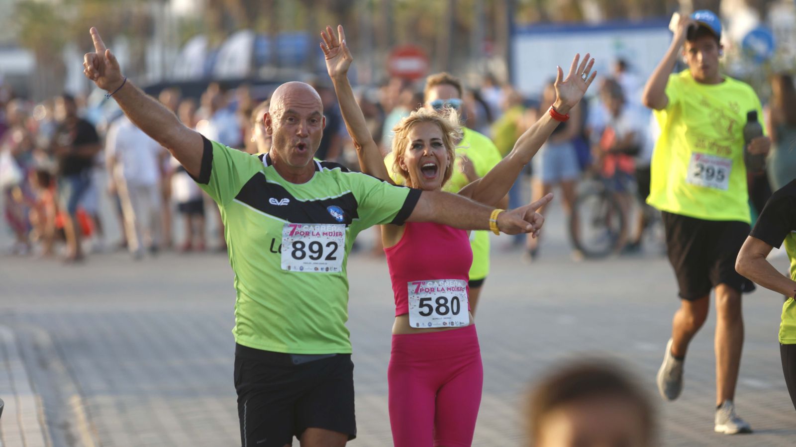 Las fotos de la VII Carrera de la Mujer en La Línea de la Concepción
