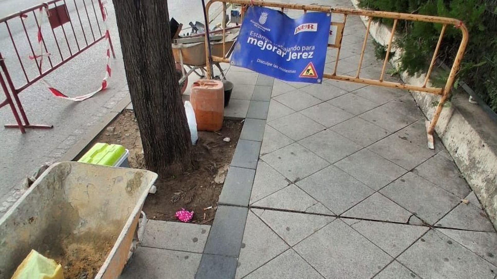 Zona de las obras, junto a Ifeca.