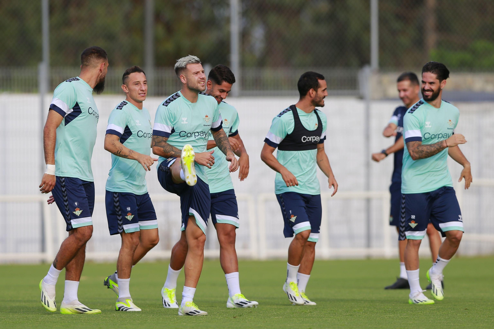 Las fotos del Betis en México antes del derbi sevillano