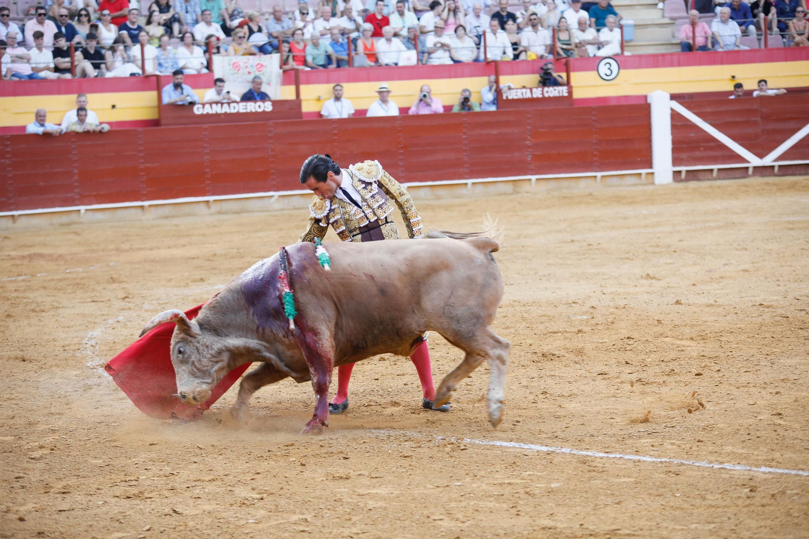 Imágenes de la corrida de toros en Roquetas de Mar