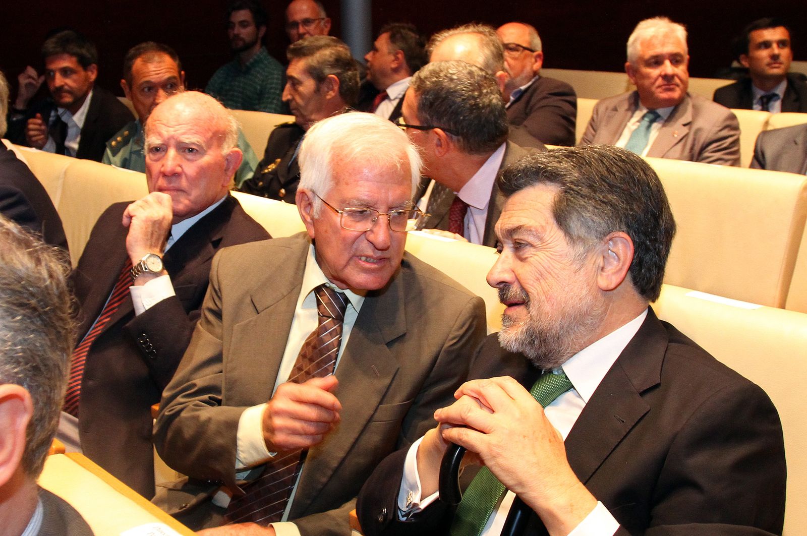 Imágenes de la toma de posesión del nuevo presidente del Puerto de Huelva, José Luis Ramos.