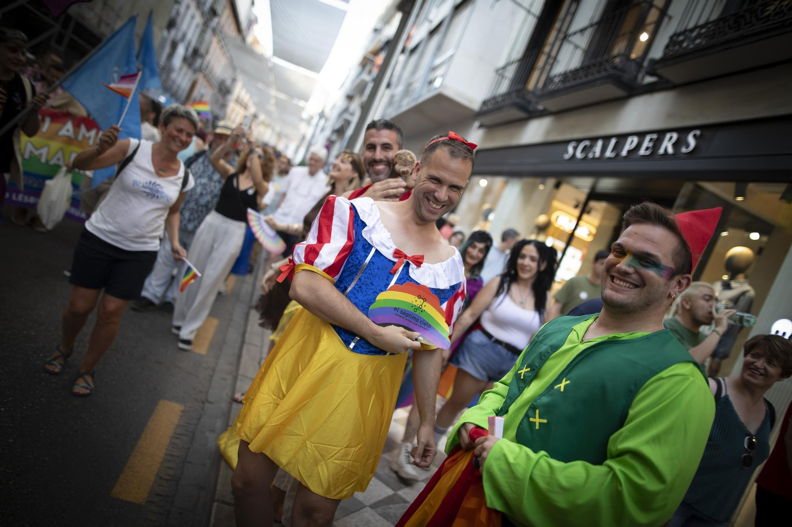 Las mejores imágenes de la manifestación por el Día del Orgullo LGBTIQ+ en Granada