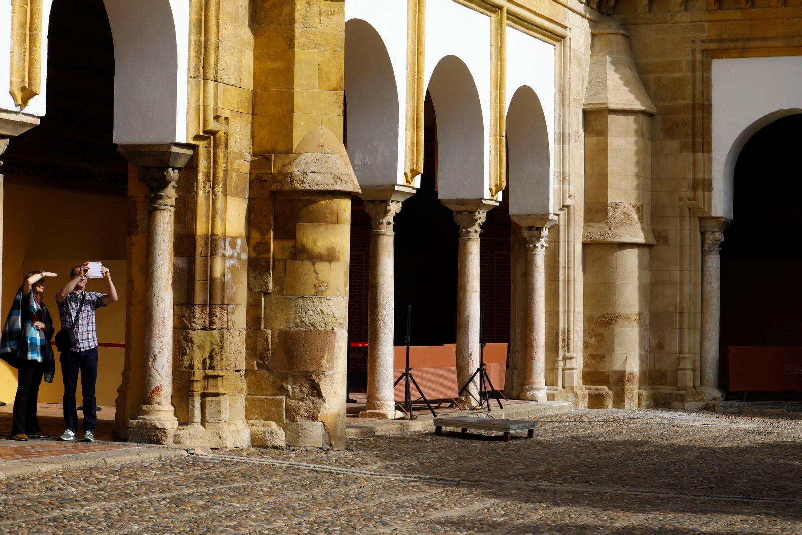 El machón nororiental ubicado en el Patio de los Naranjos de la Mezquita-Catedral, tras su restauración