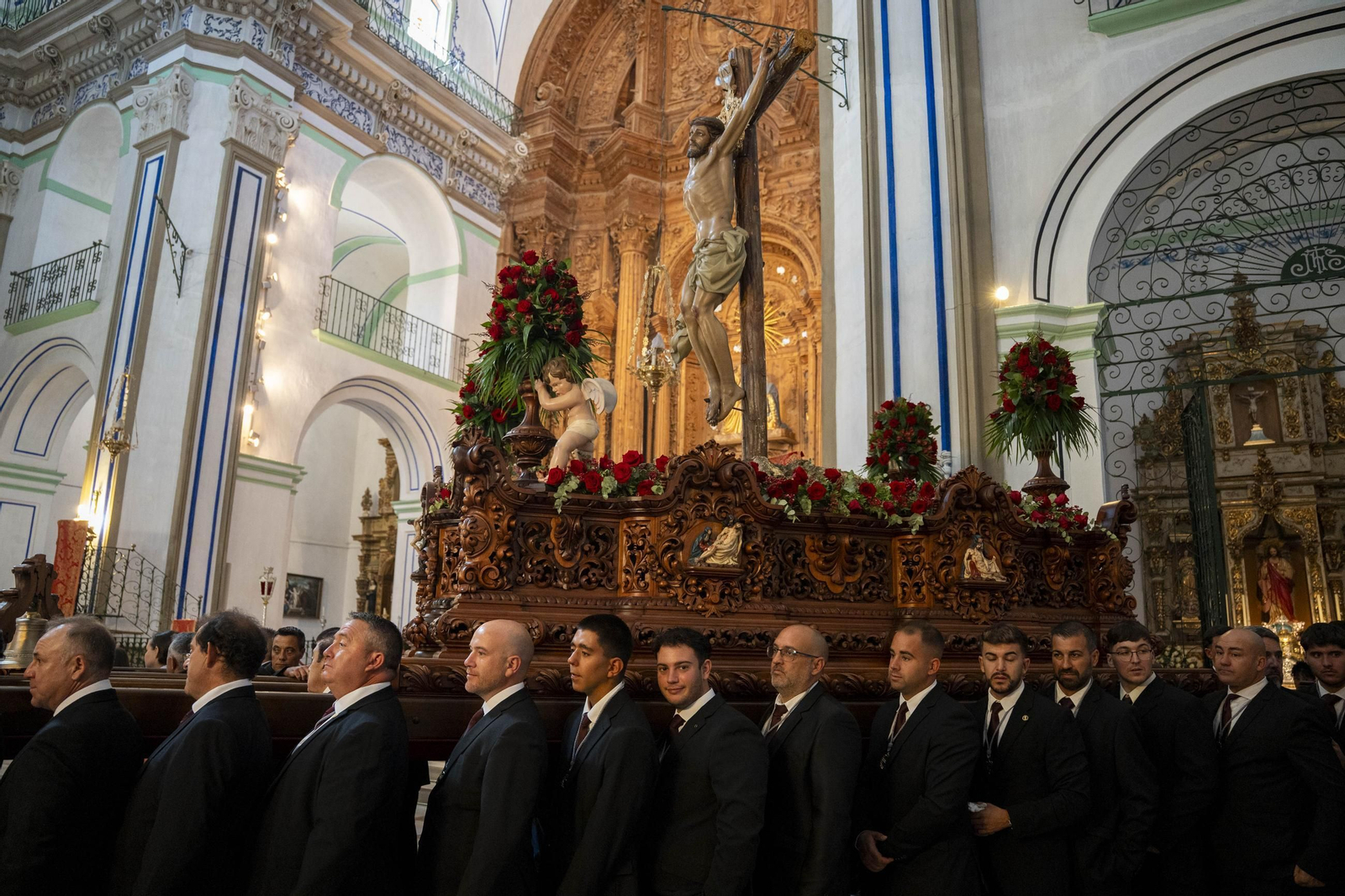 Eucaristía y procesión de Exaltación de la Cruz en la localidad de Vélez-Rubio