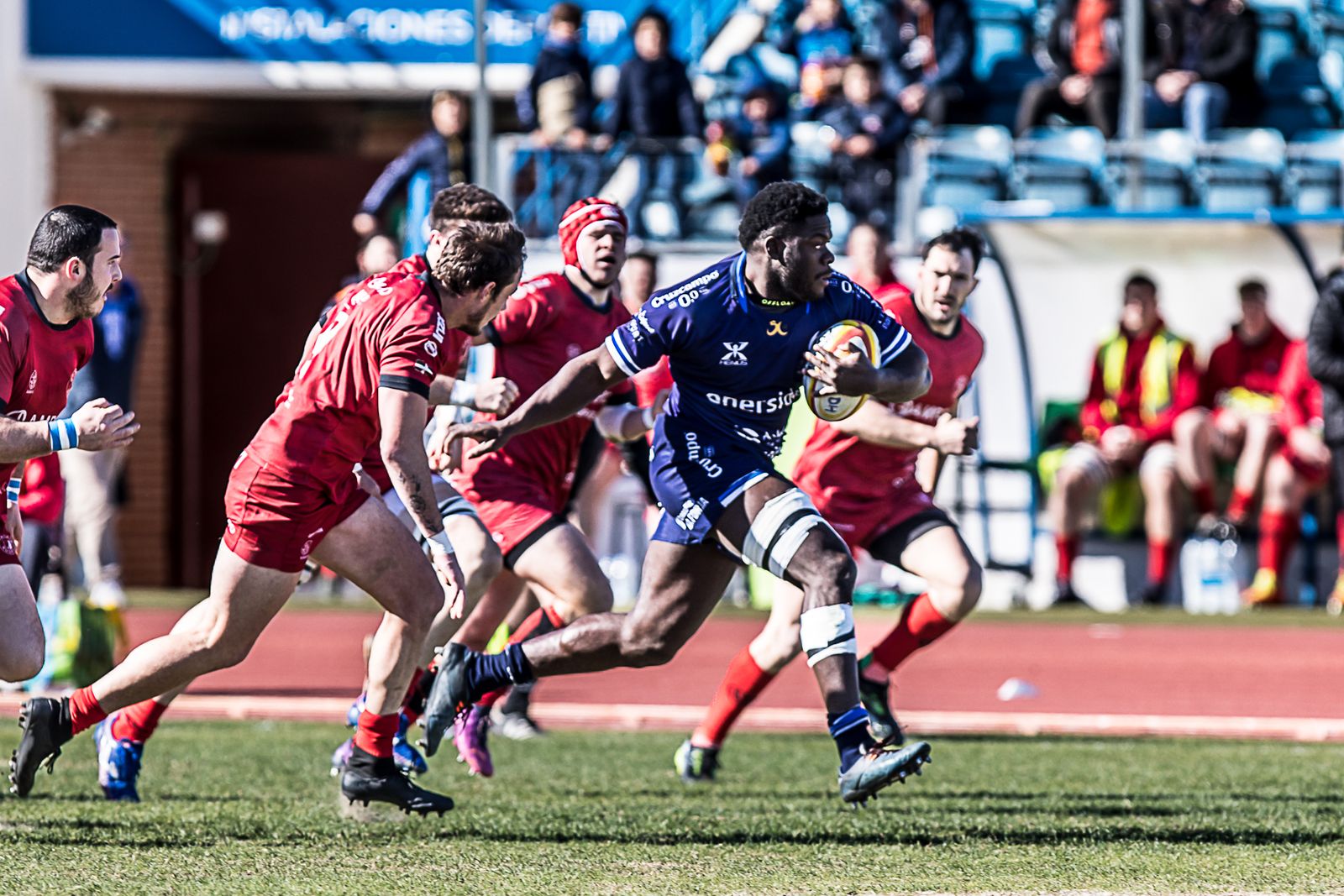 Emmanuelle Bobo avanza en el partido del pasado fin de semana en La Cartuja.