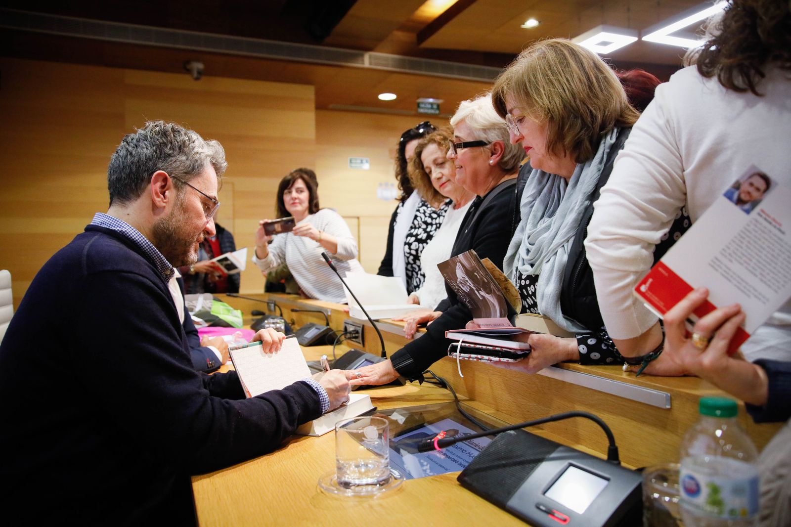 ¿Has estado en la presentación del libro de Máximo Huerta? Entra en la galería y buscate