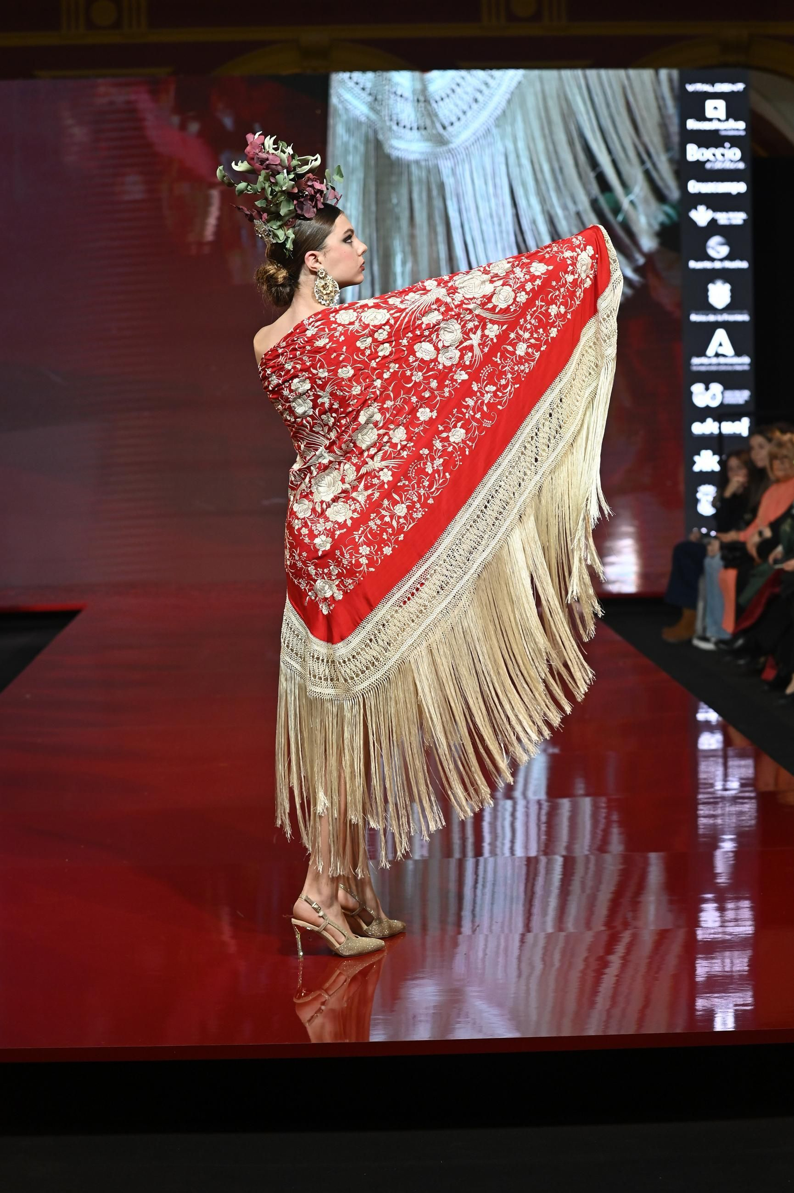 Huelva Flamenca 2025: Desfile de Ángeles Espinar