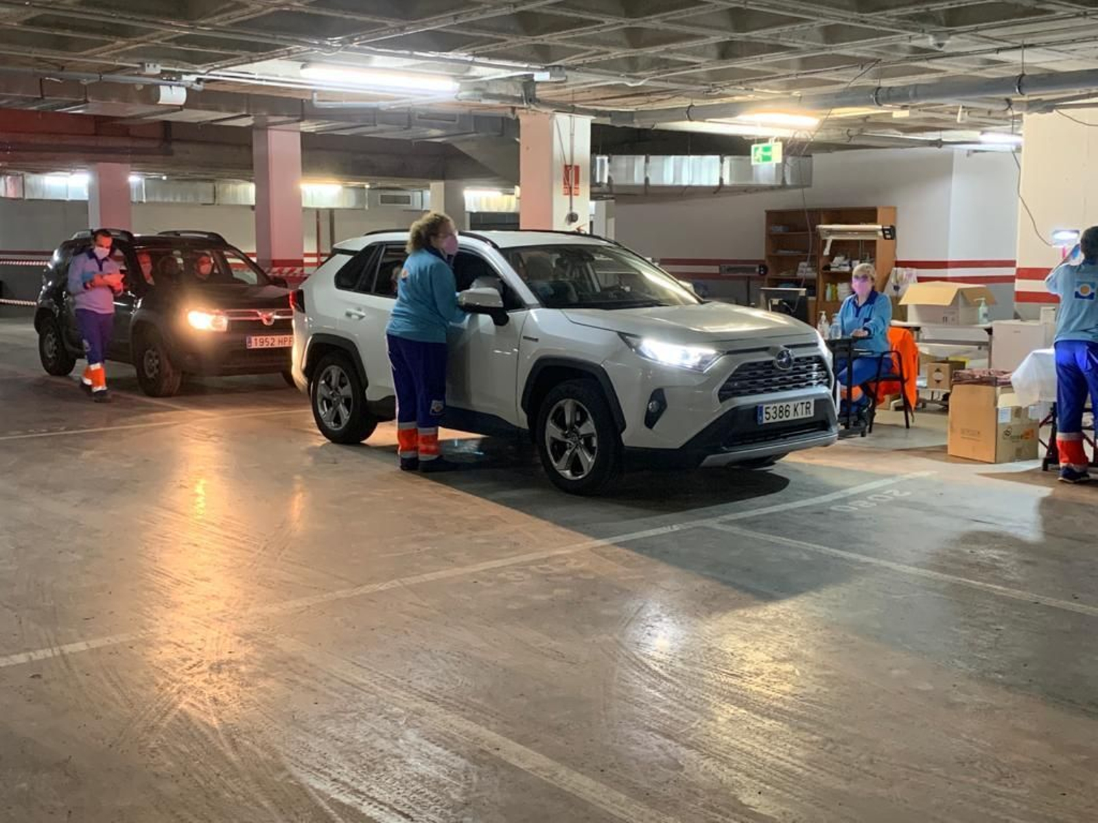 Vacunación  en el autocovid de la capital cordobesa.