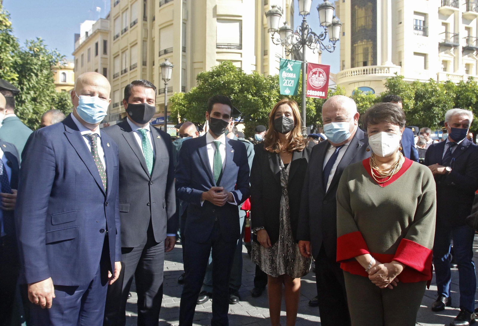 La izada de la bandera de España en las Tendillas, en imágenes.