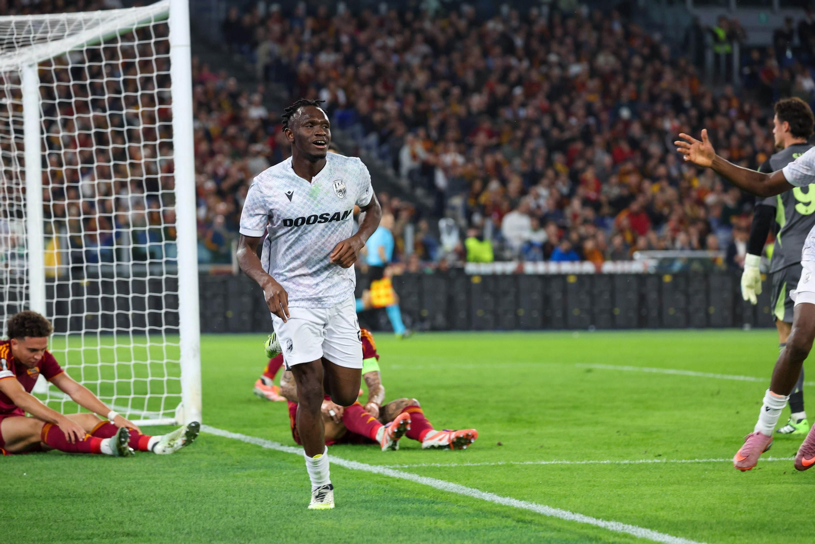 Roma-Viktoria Plzen (15).jpg