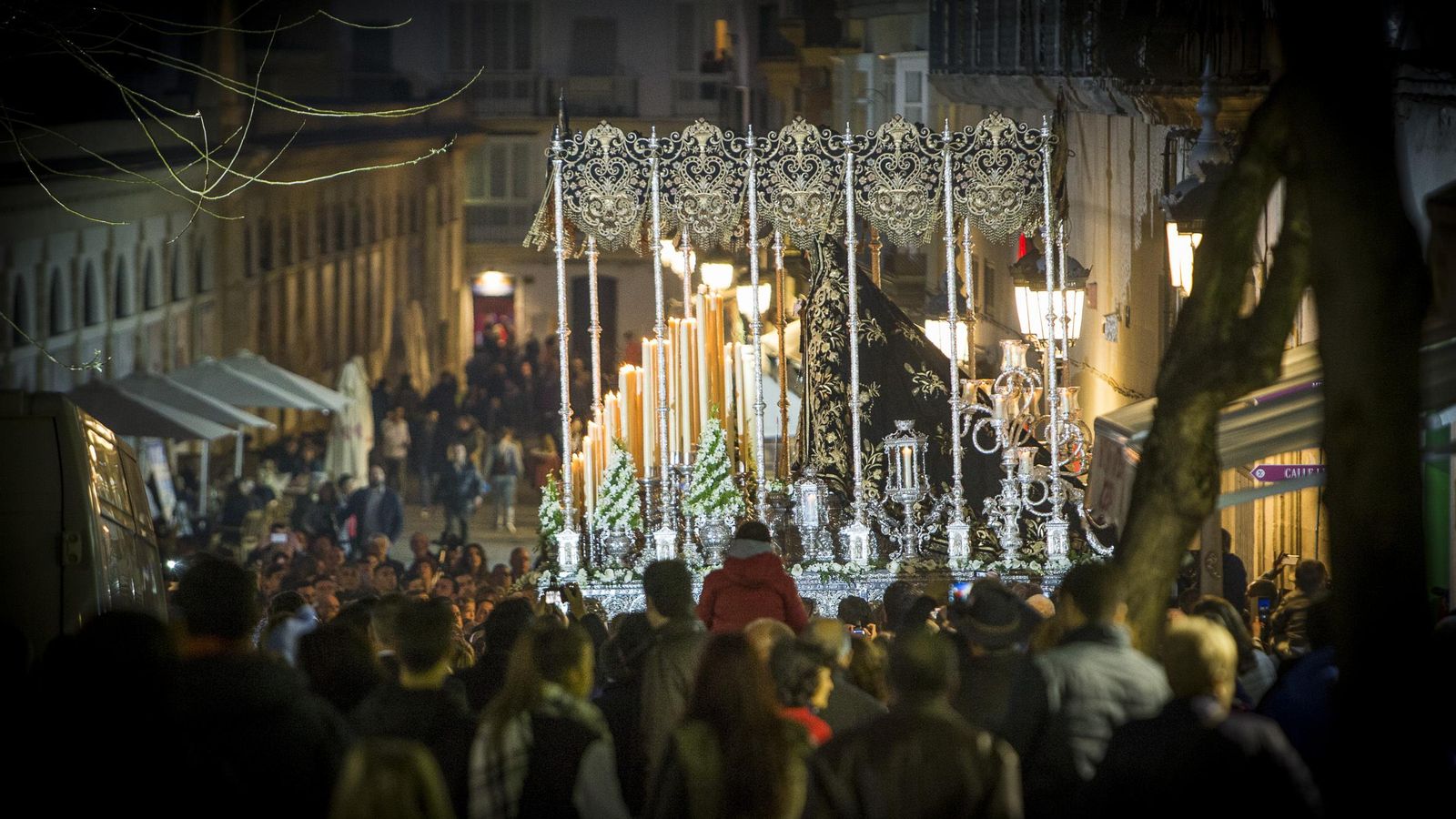 El paso de palio de Dolores de Servitas