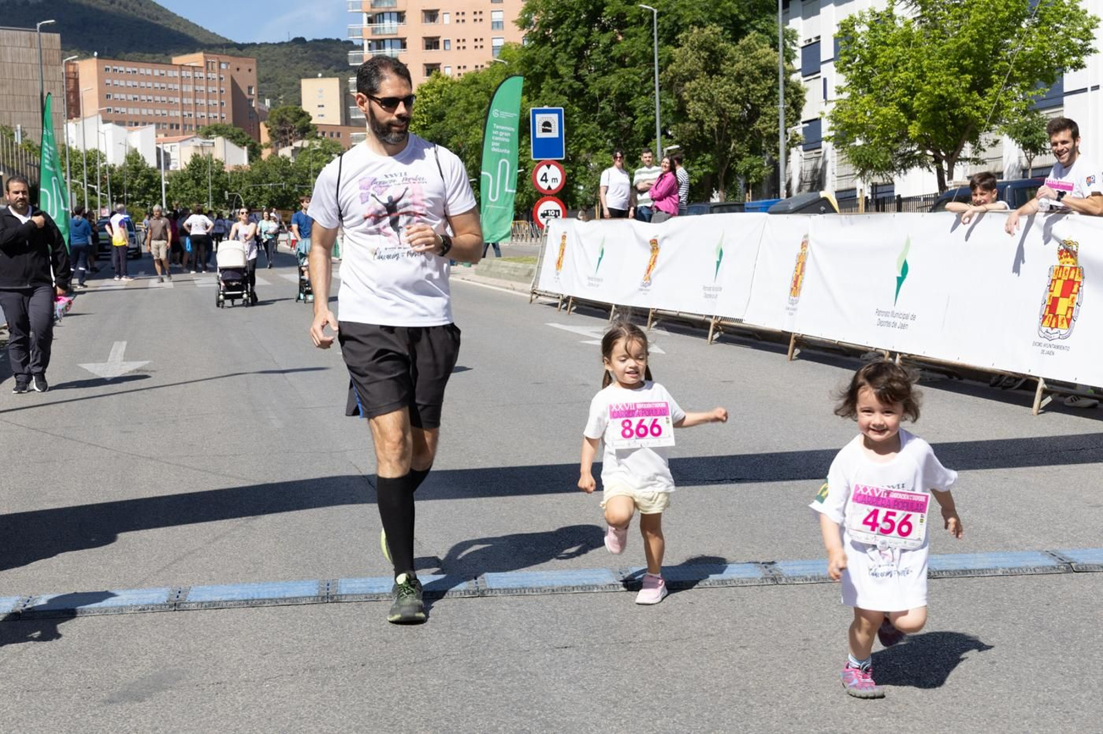 En imágenes: Éxito de participación en la  XXVII Carrera Popular 'Educación por el Deporte'  de Maristas