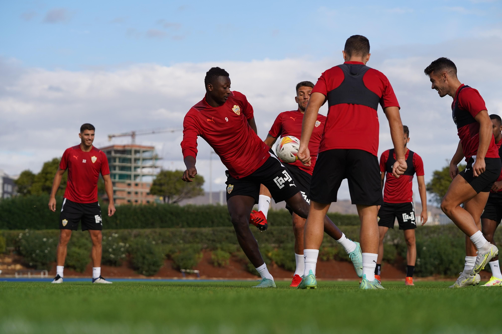 Todo apunta a que Sadiq retornará al once tras descansar en Anduva