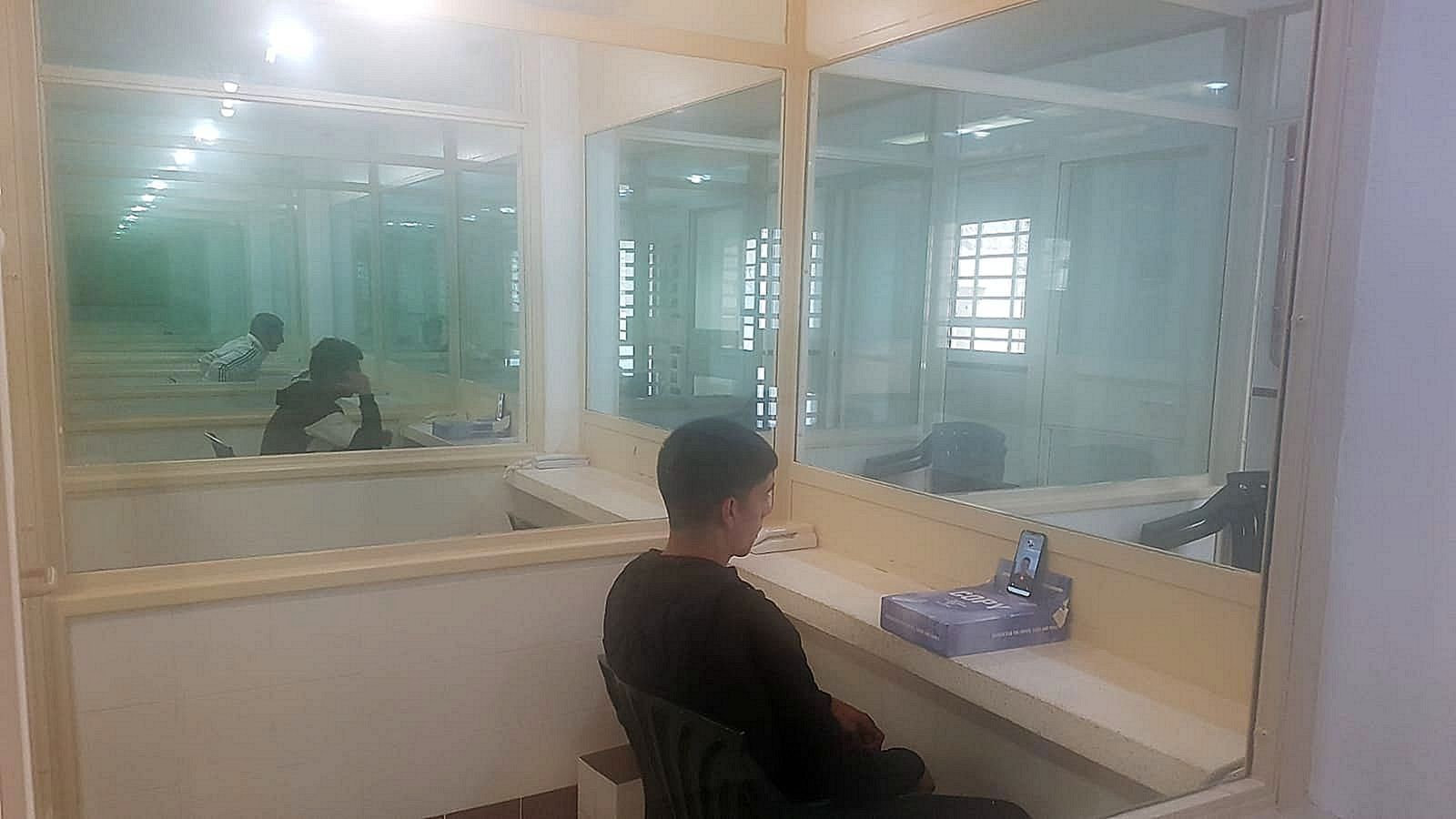 Videollamadas para que los internos contacten con sus lejanas familias