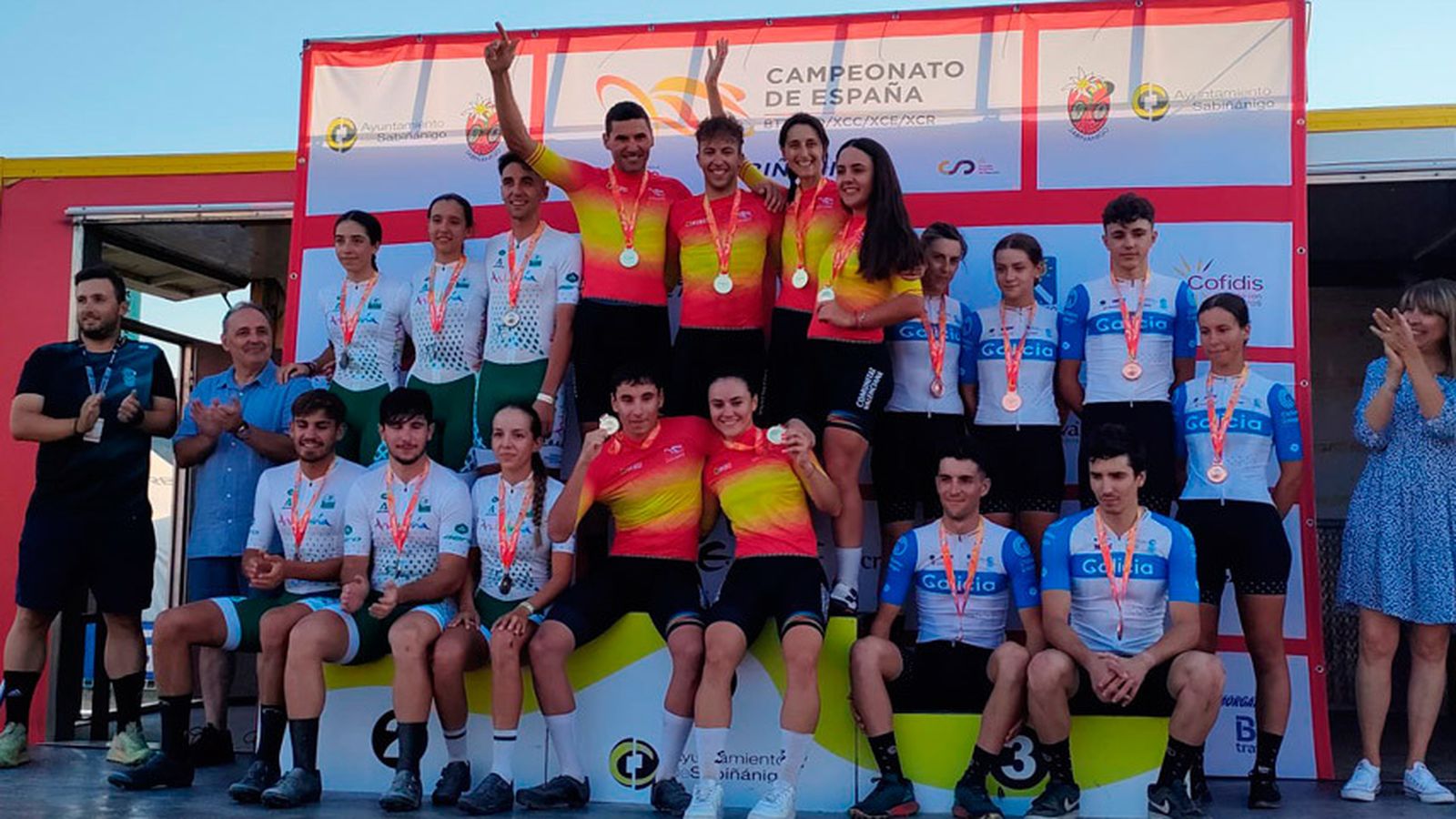 Andalucía, plata en Team Relay con los jerezanos Hugo Franco y Alba Fernández en el sexteto de ciclistas.