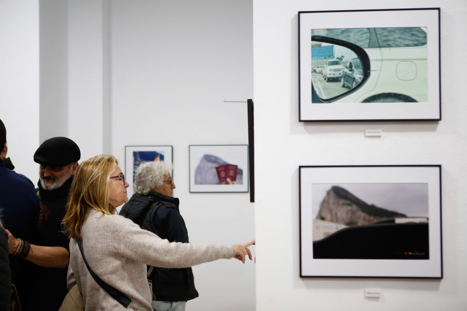 Fotos de la exposición de Infocus sobre la Verja de Gibraltar