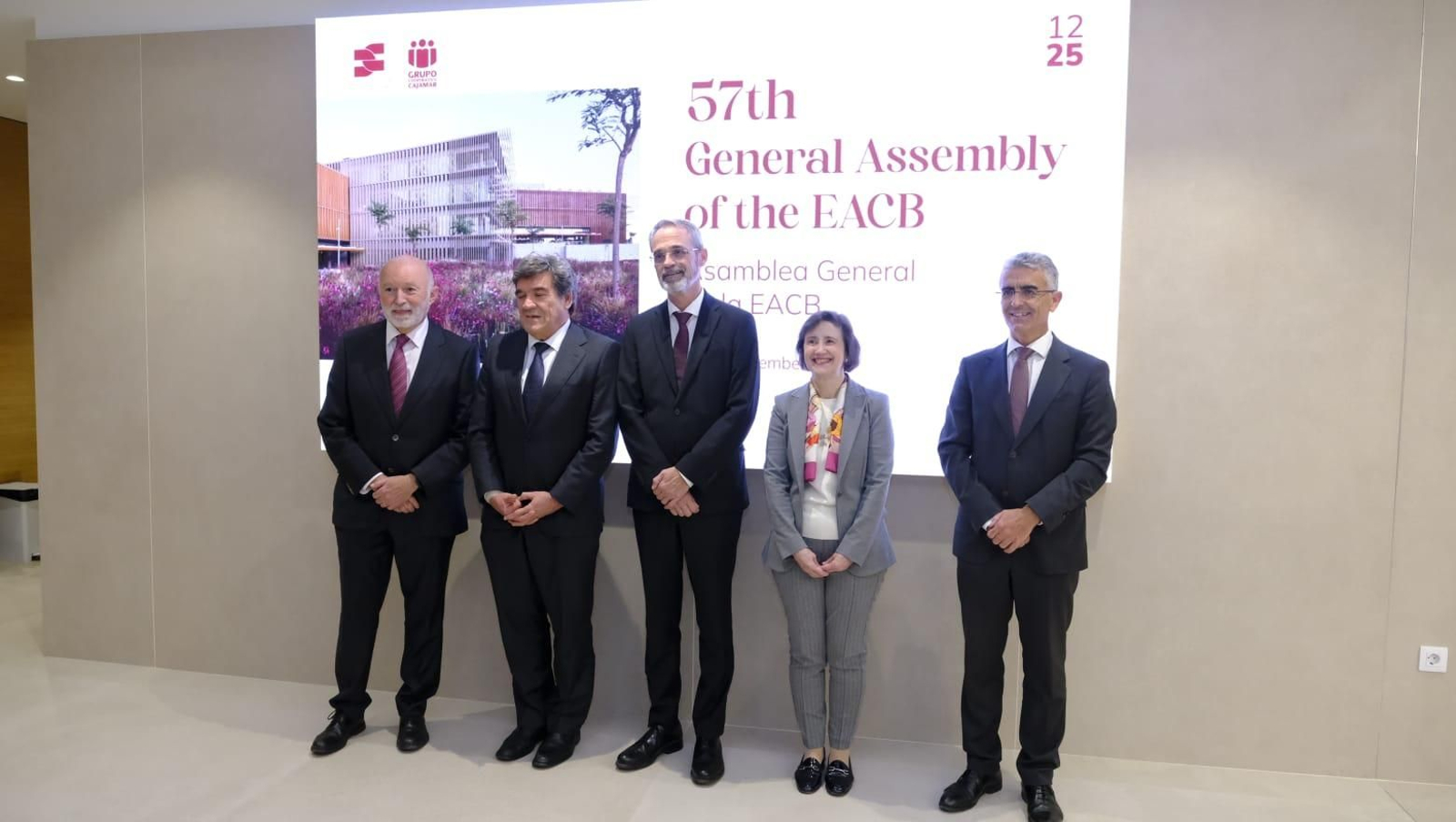 Foto de familia en la jornada en la Estación Experimental 'Las Palmerillas'.