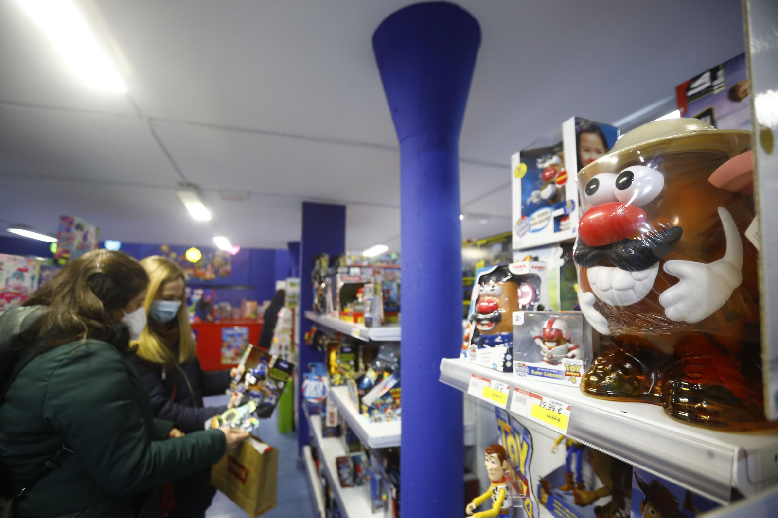 Las compras de juguetes en Córdoba, en fotografías