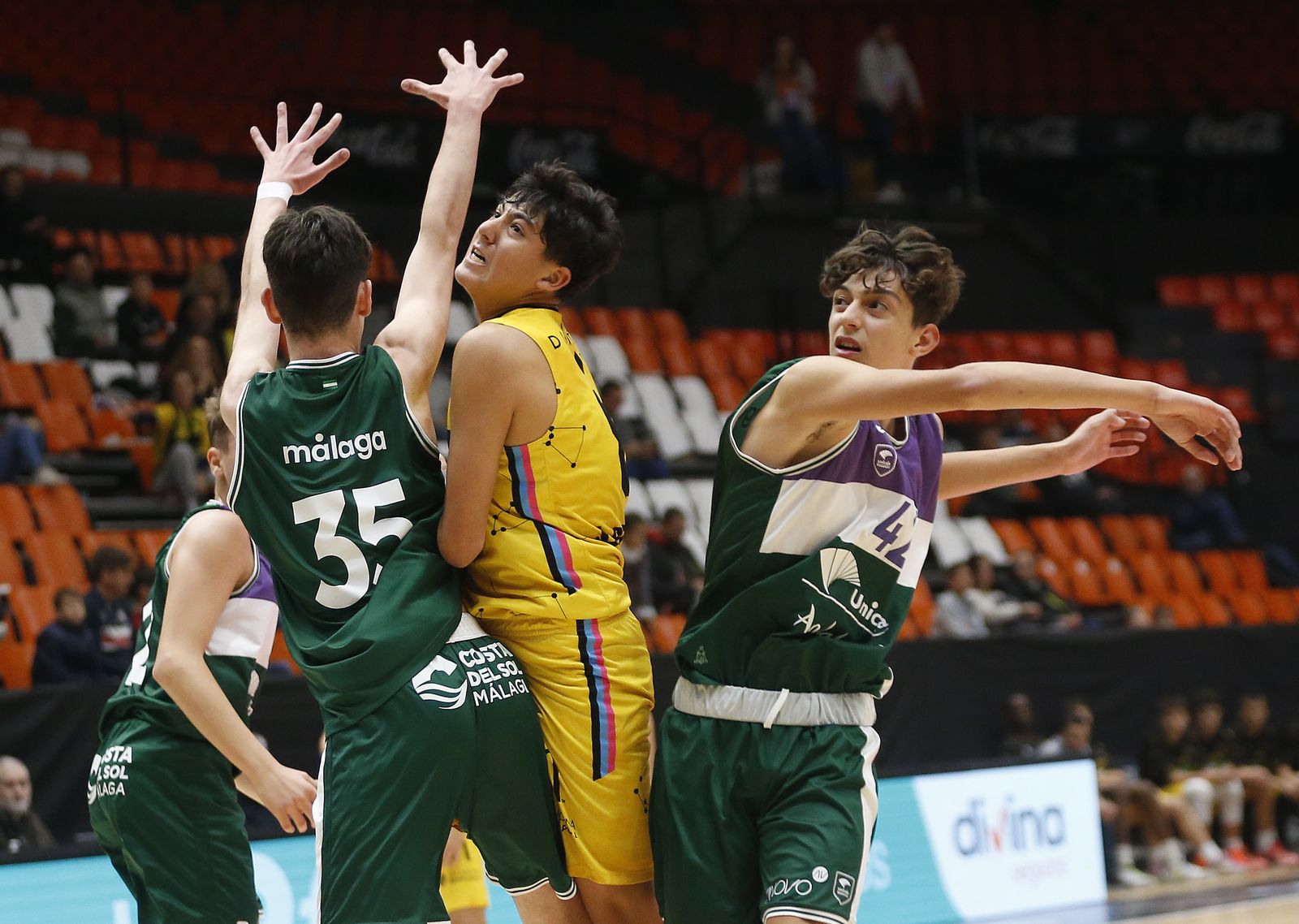 Las imágenes del Unicaja en la segunda jornada de la fase previa de la Minicopa