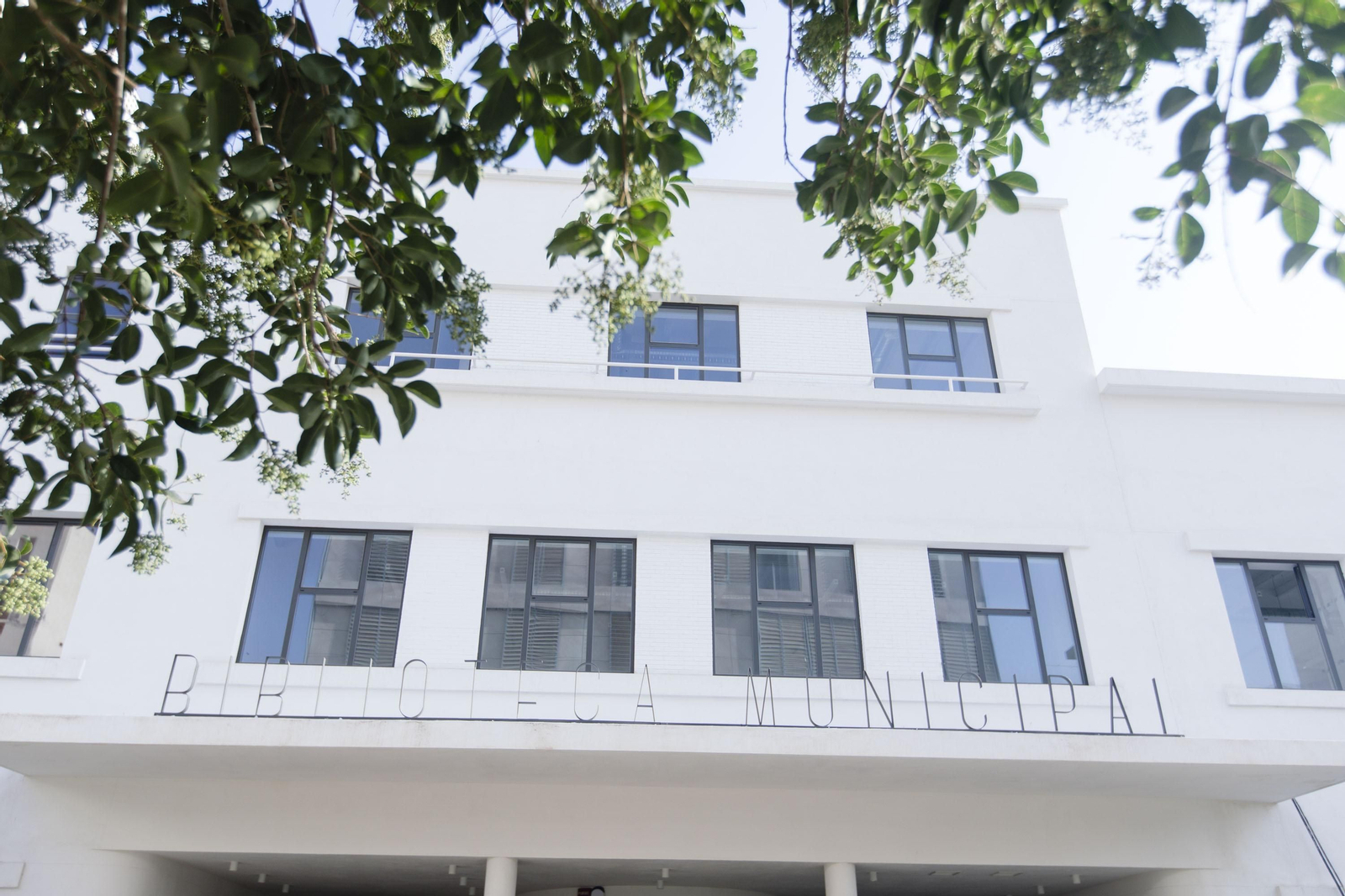 Fachada de la Biblioteca Central