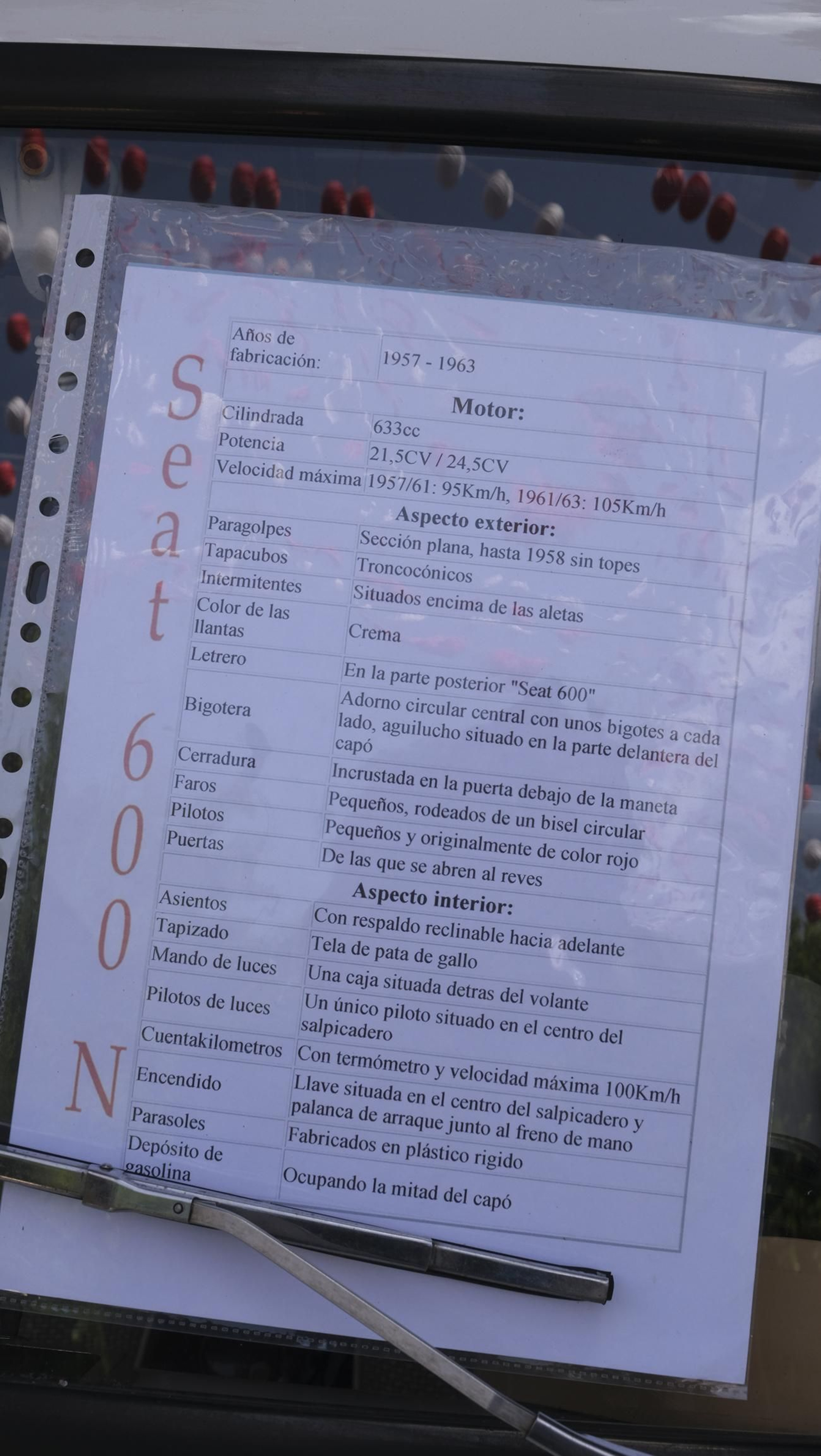 Los Seat 600 y los Mini en la Feria de Almería 2024, en imágenes